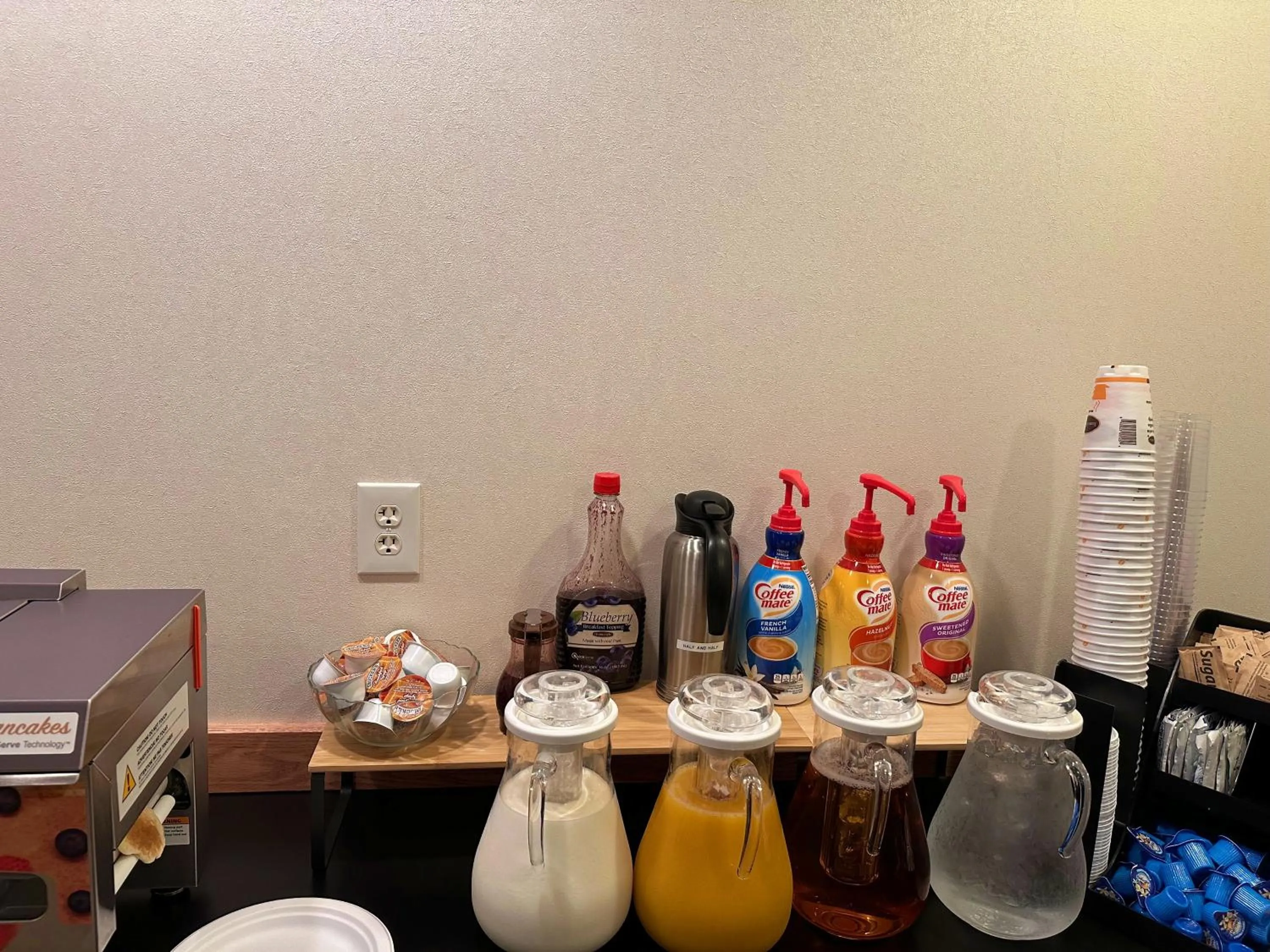 Breakfast in Peppermill Empress Inn