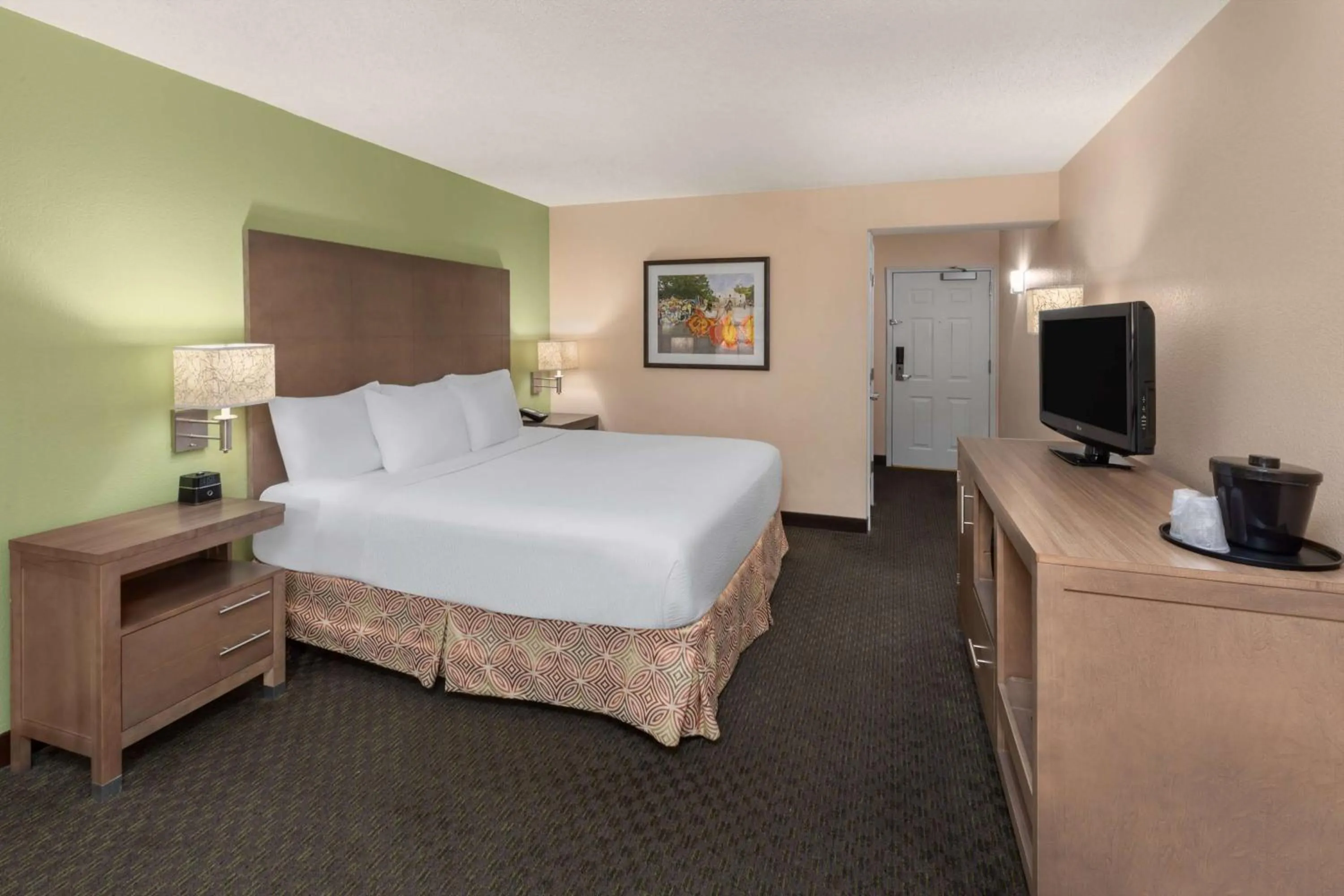 Photo of the whole room, Bed in La Quinta by Wyndham San Antonio Medical Ctr. NW