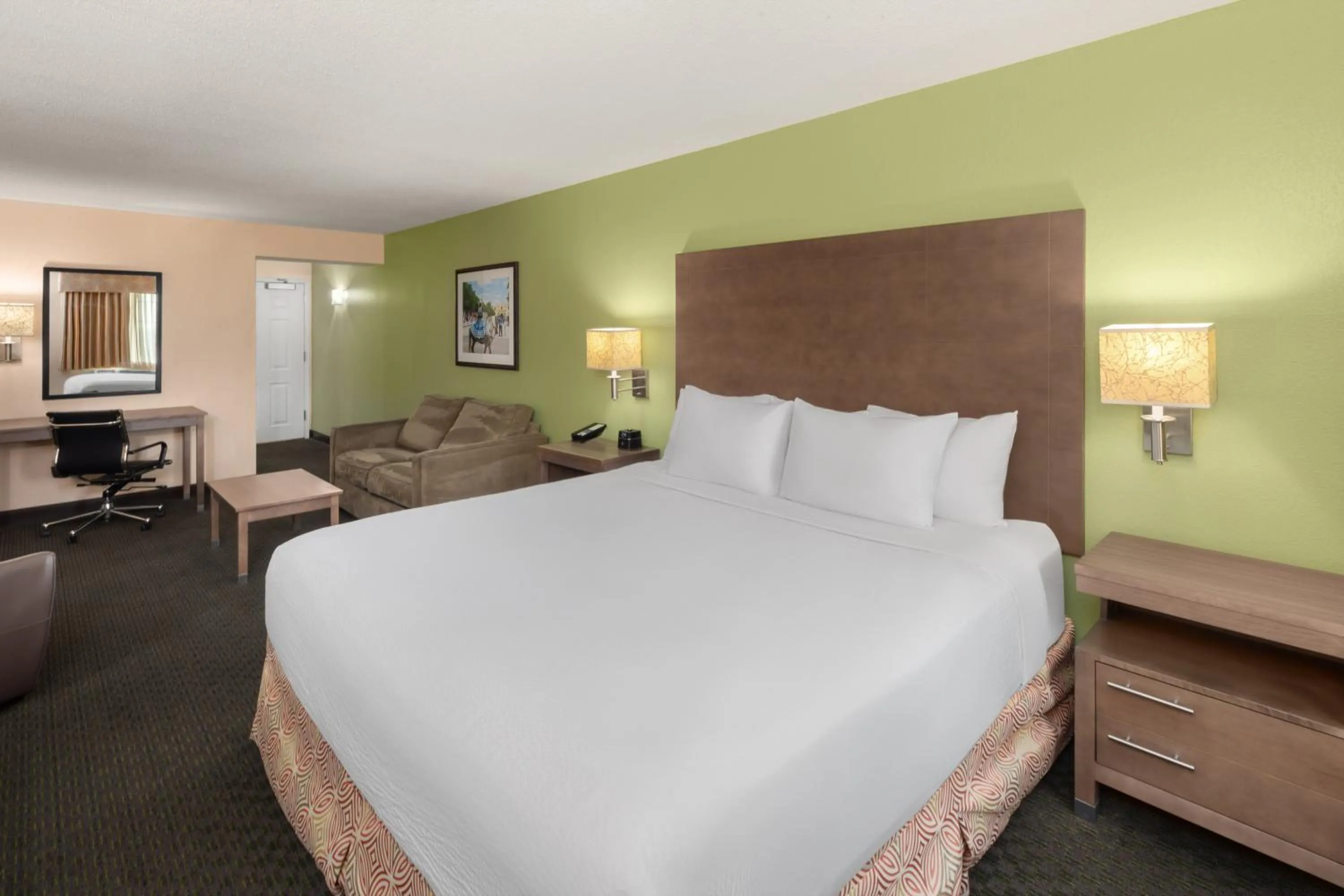 Bedroom, Bed in La Quinta by Wyndham San Antonio Medical Ctr. NW