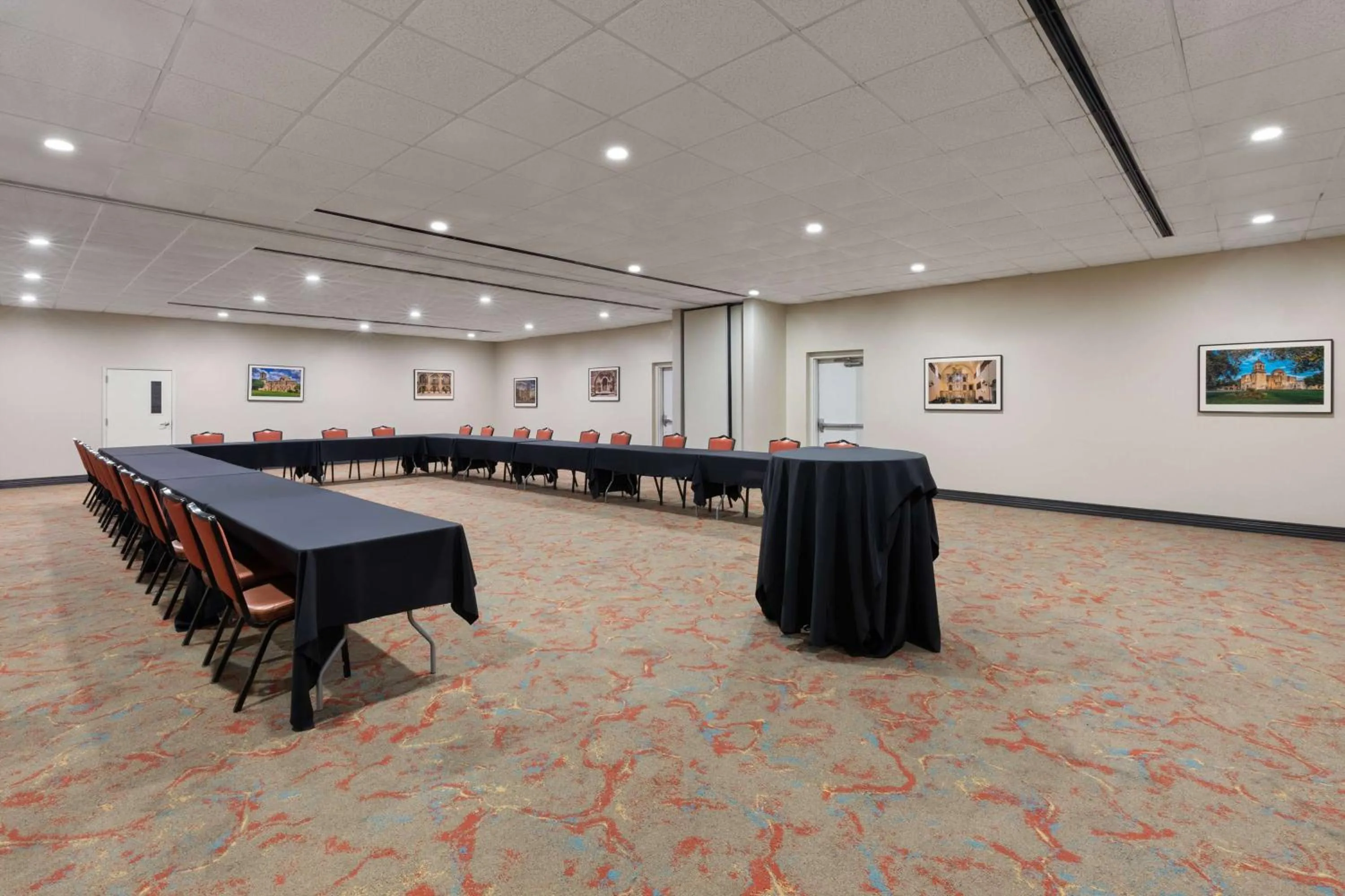 Meeting/conference room in La Quinta by Wyndham San Antonio Medical Ctr. NW
