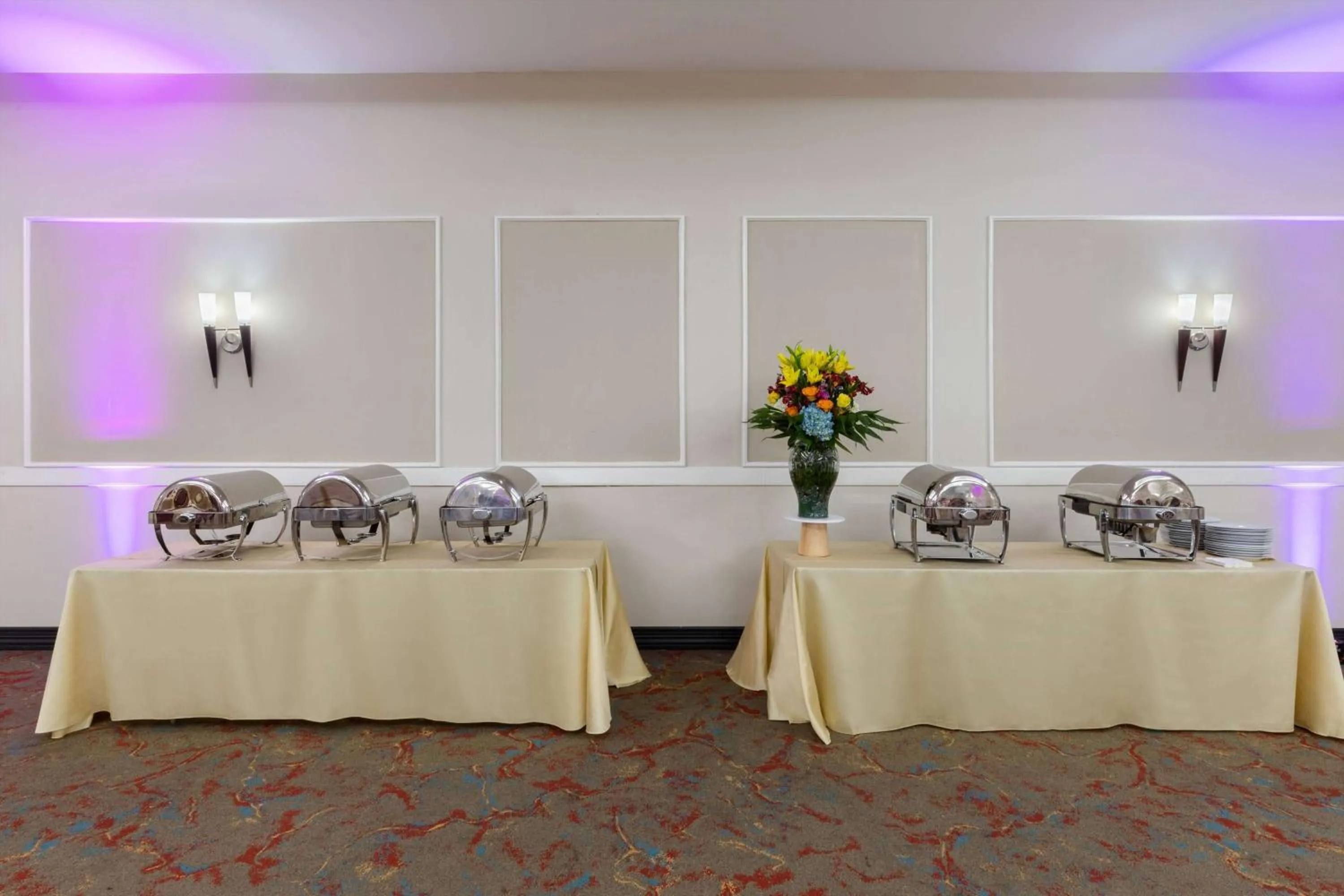 Meeting/conference room in La Quinta by Wyndham San Antonio Medical Ctr. NW