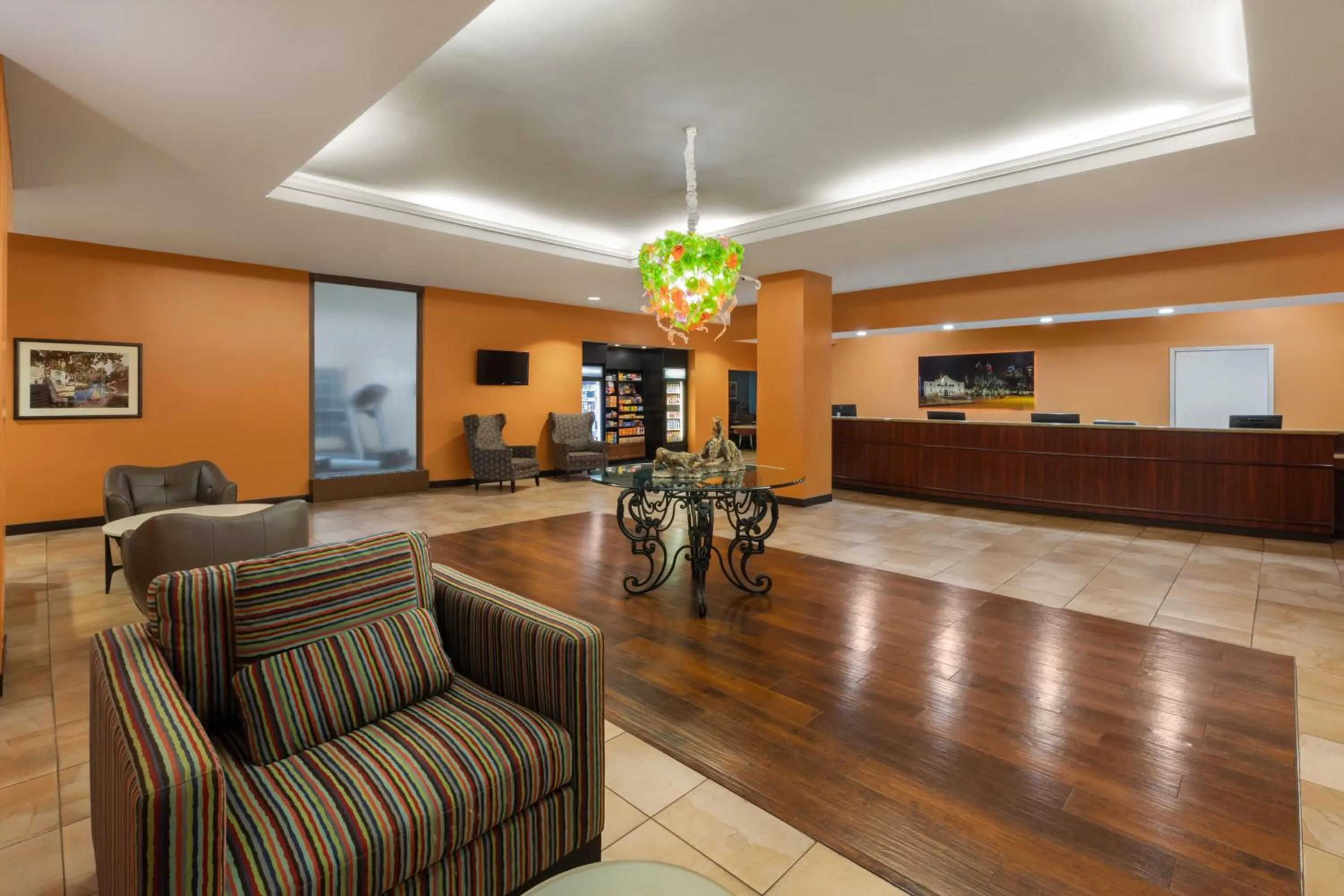 Lobby or reception in La Quinta by Wyndham San Antonio Medical Ctr. NW