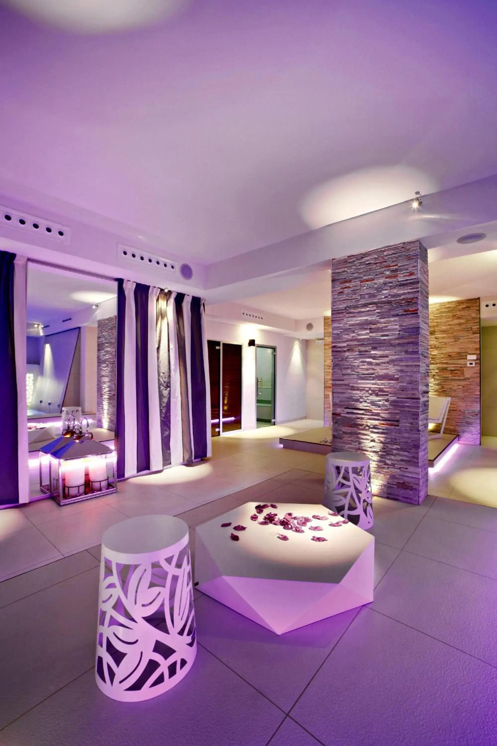 Spa and wellness centre/facilities in Hotel Parigi 2 & Spa Spa and wellness centre/facilities in Hotel Parigi 2 & Spa