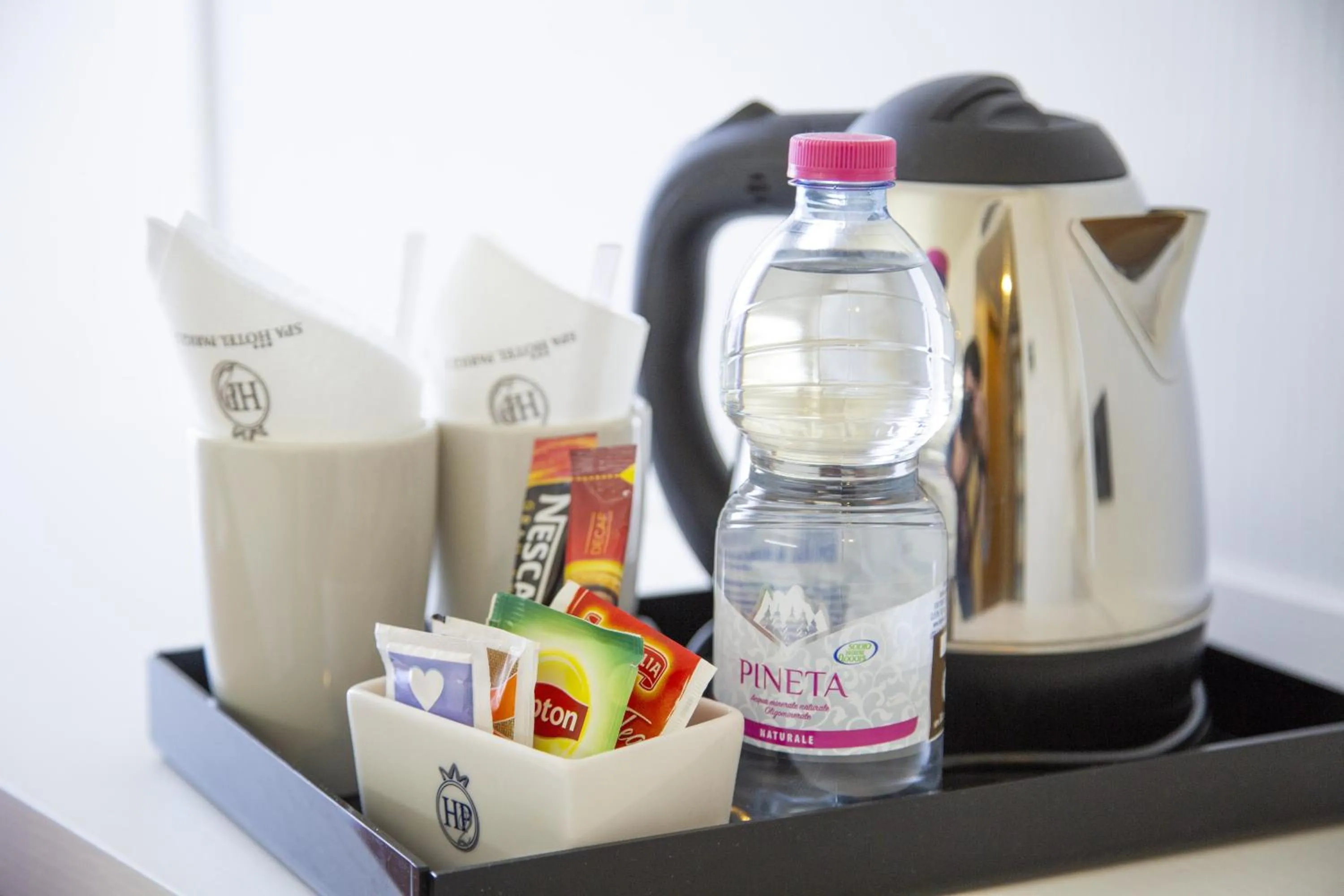 Coffee/tea facilities in Hotel Parigi 2 & Spa