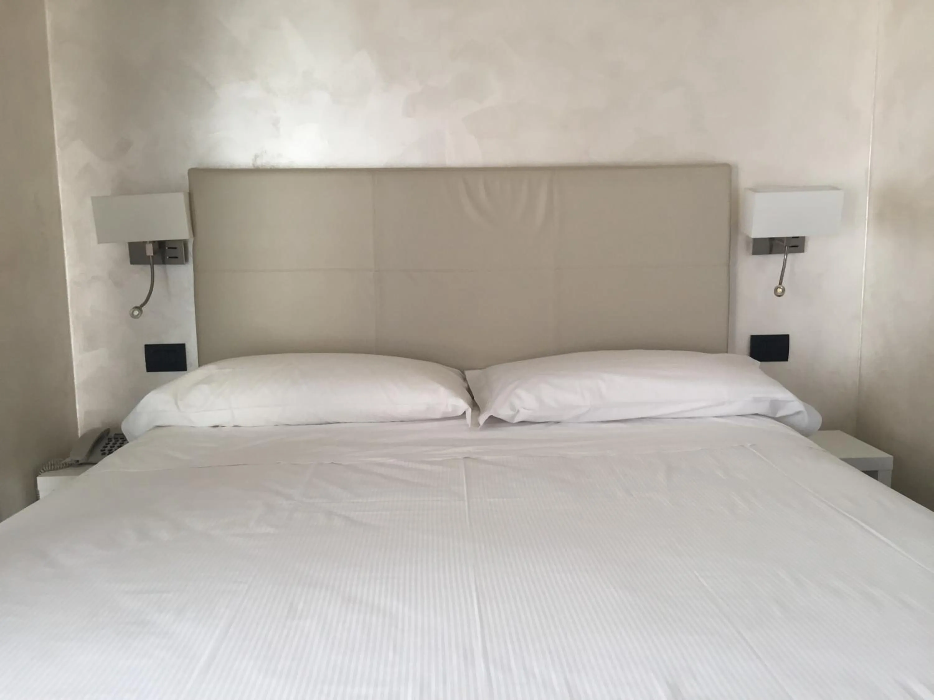 Bedroom, Bed in Hotel Parigi 2 & Spa