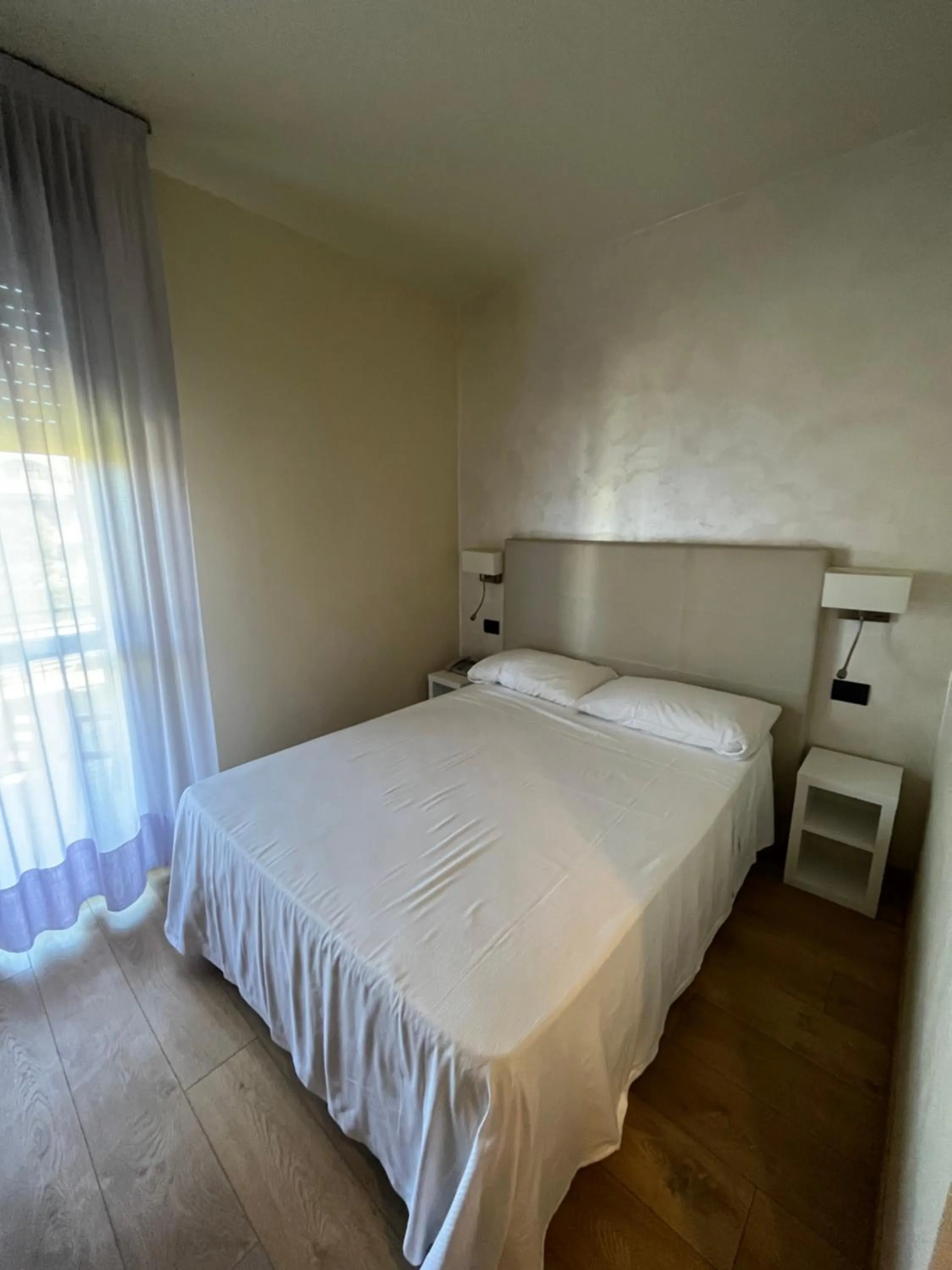 Bedroom, Bed in Hotel Parigi 2 & Spa