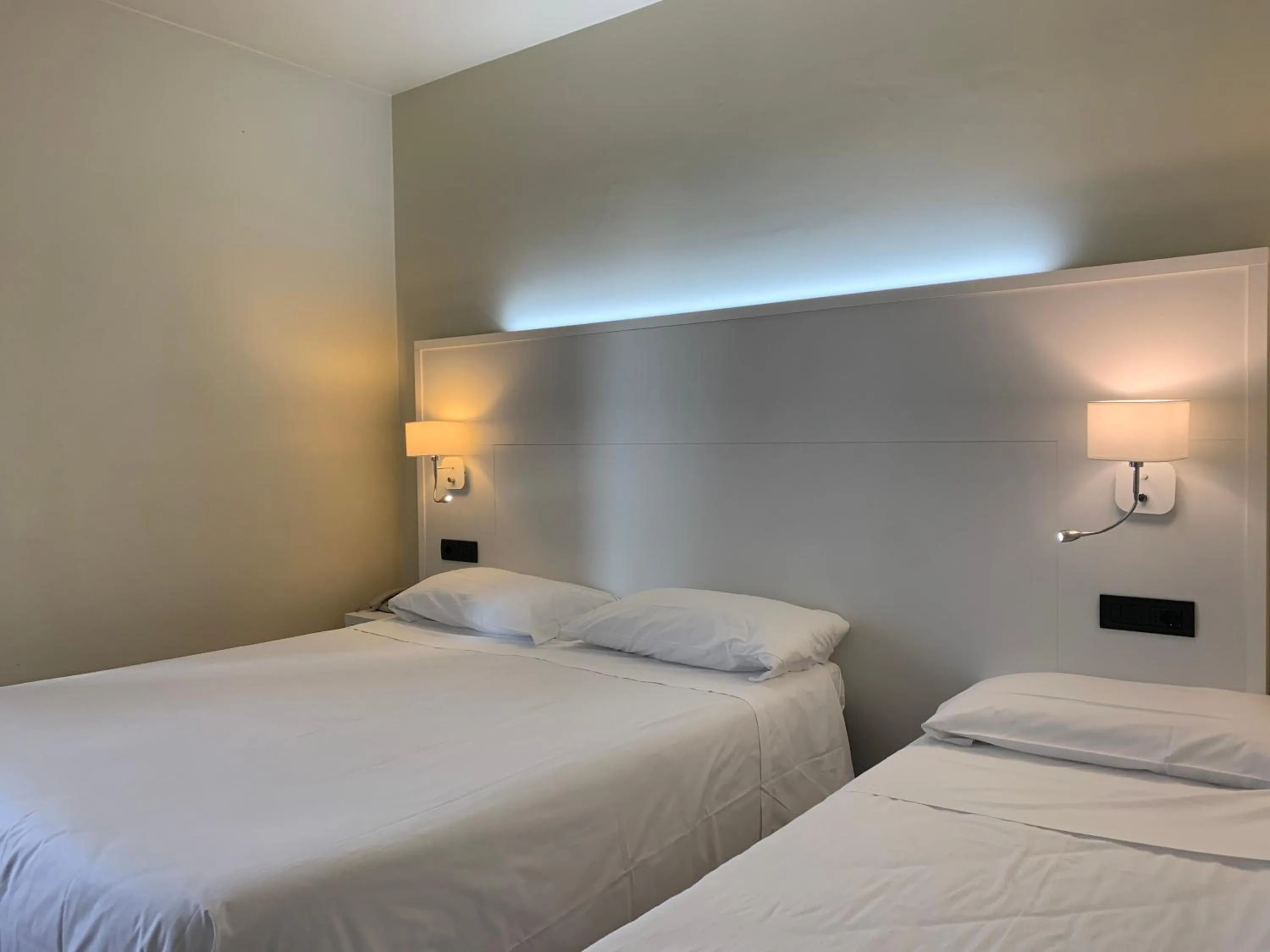 Bedroom, Bed in Hotel Parigi 2 & Spa