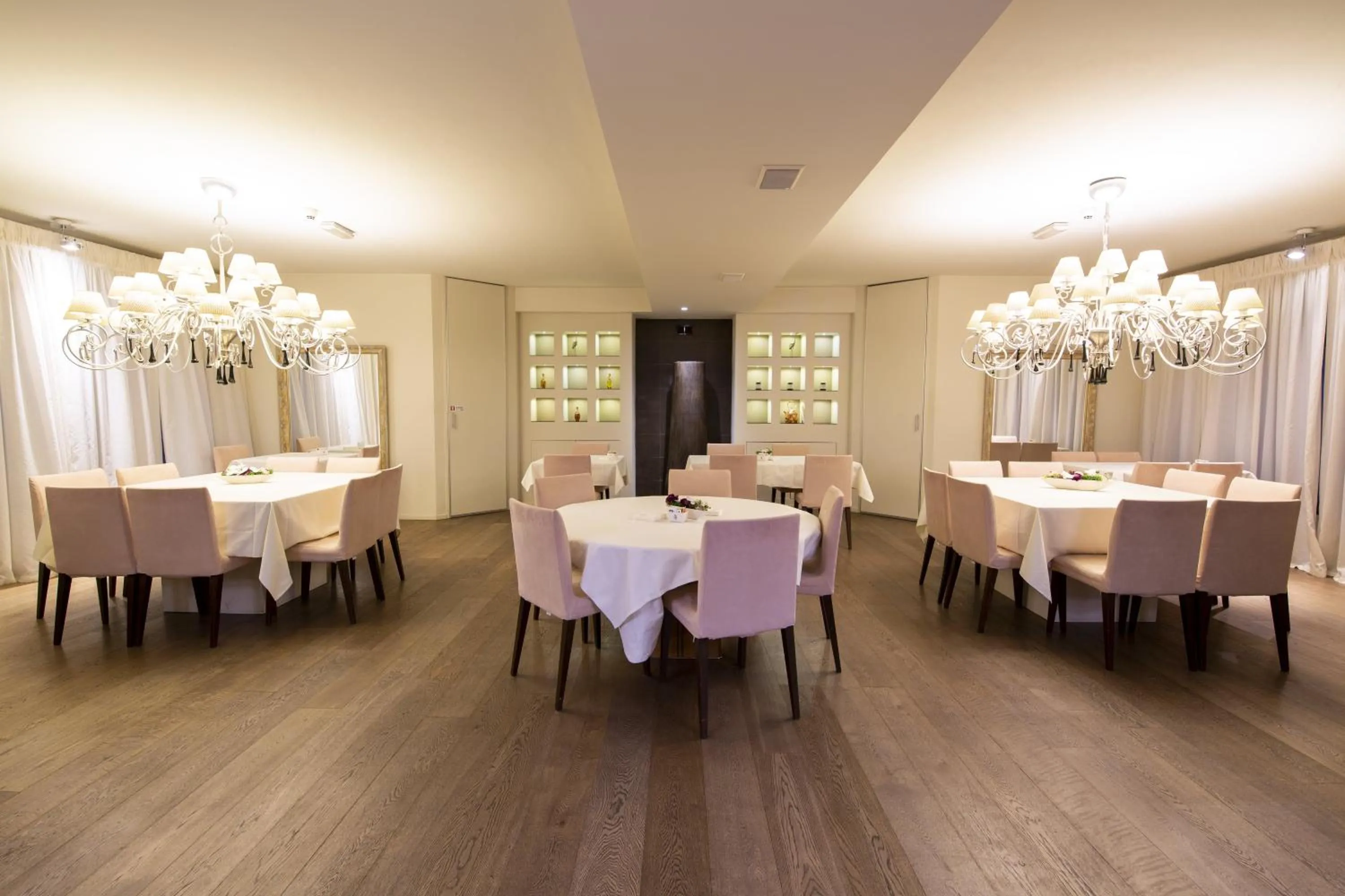 Restaurant/places to eat in Hotel Parigi 2 & Spa