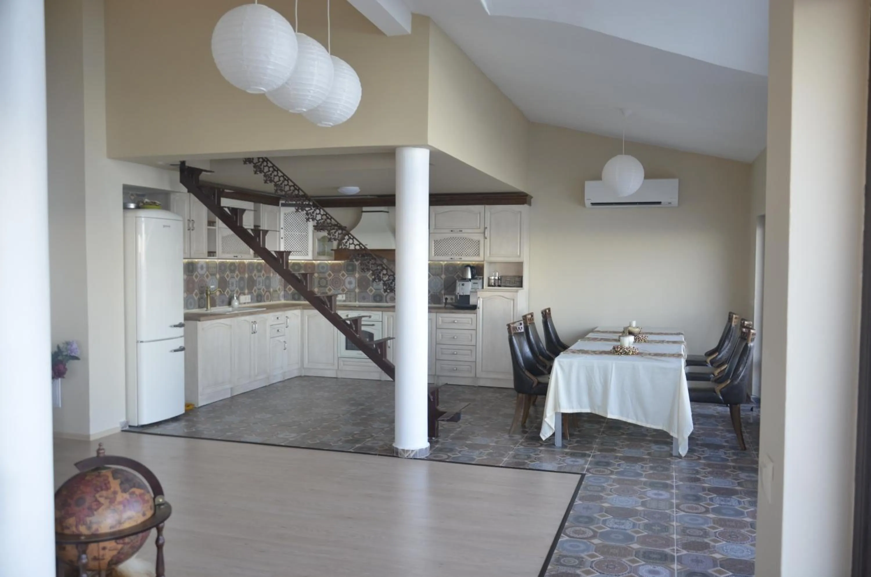 Kitchen or kitchenette in Ashram Hotel