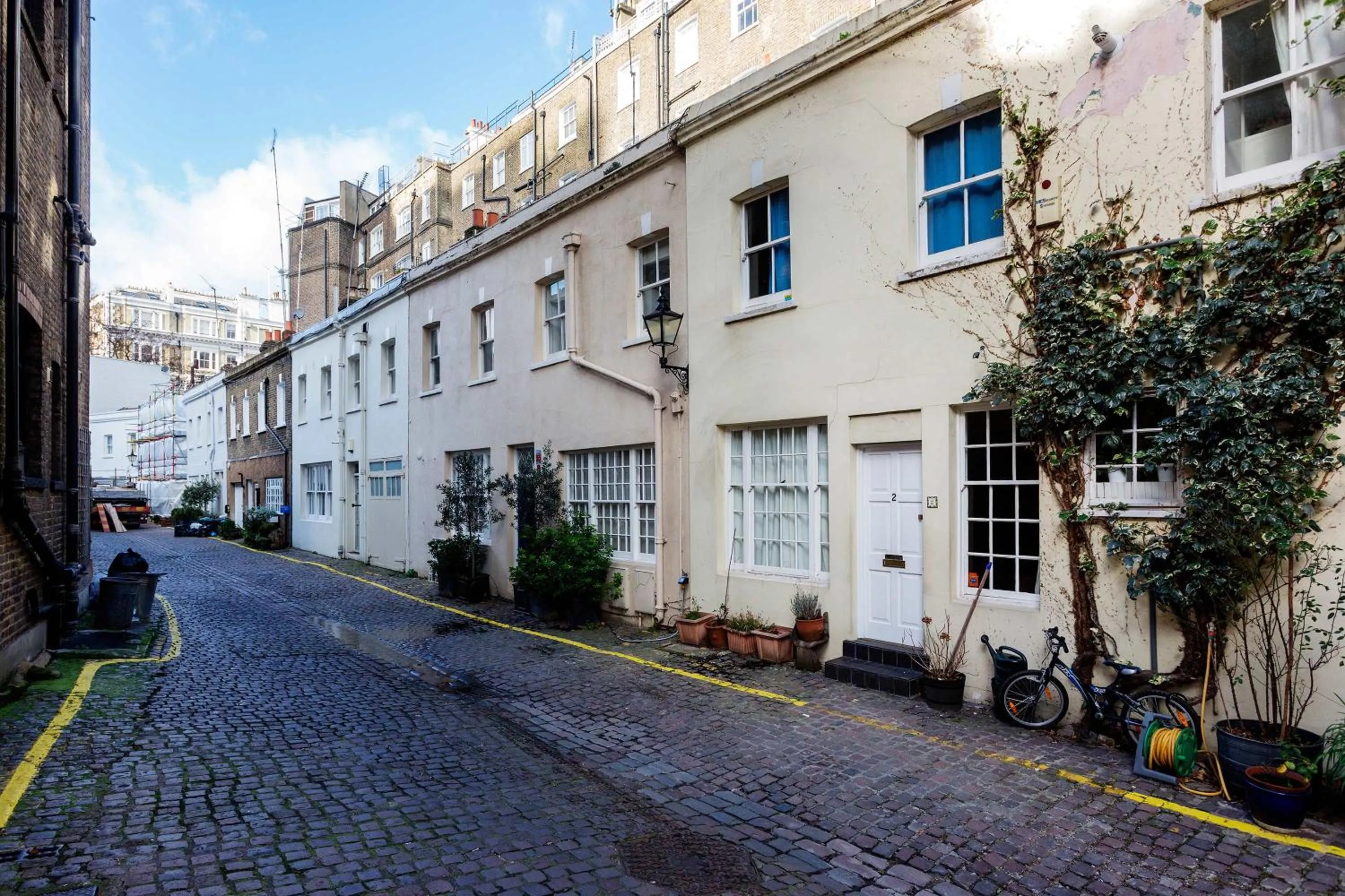 Property building in Veeve - A Kensington Mews