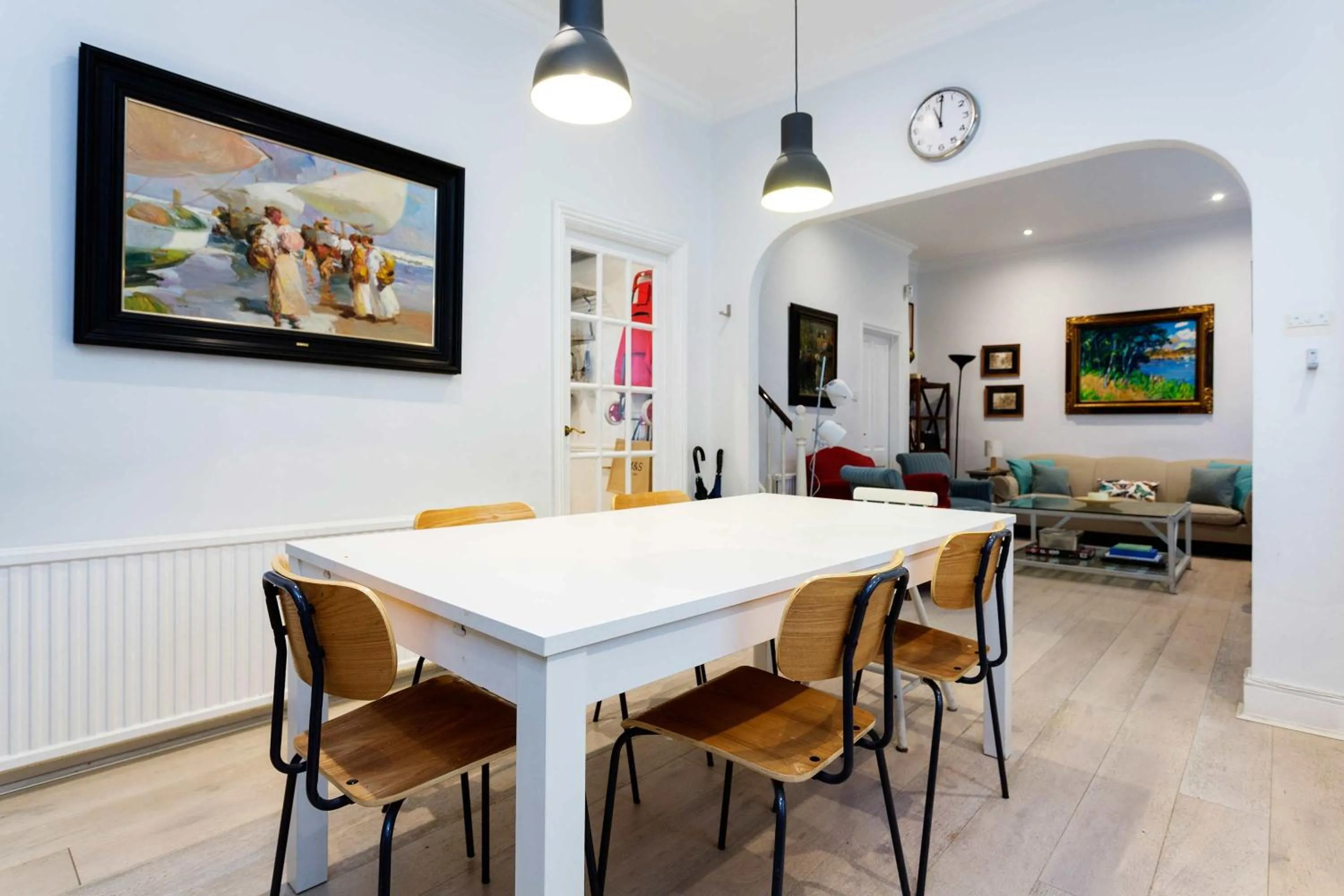 Dining area in Veeve - A Kensington Mews