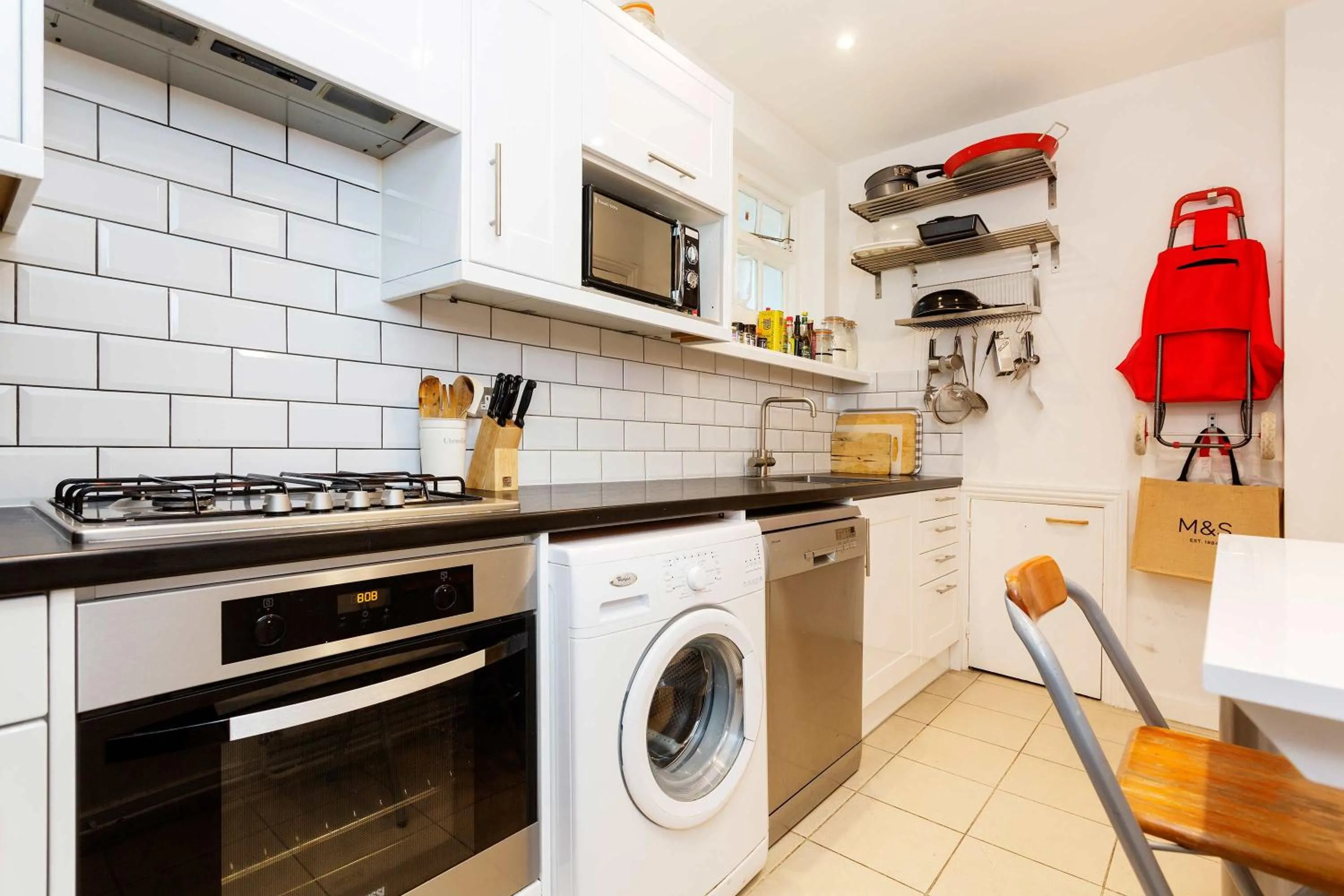 Kitchen or kitchenette in Veeve - A Kensington Mews