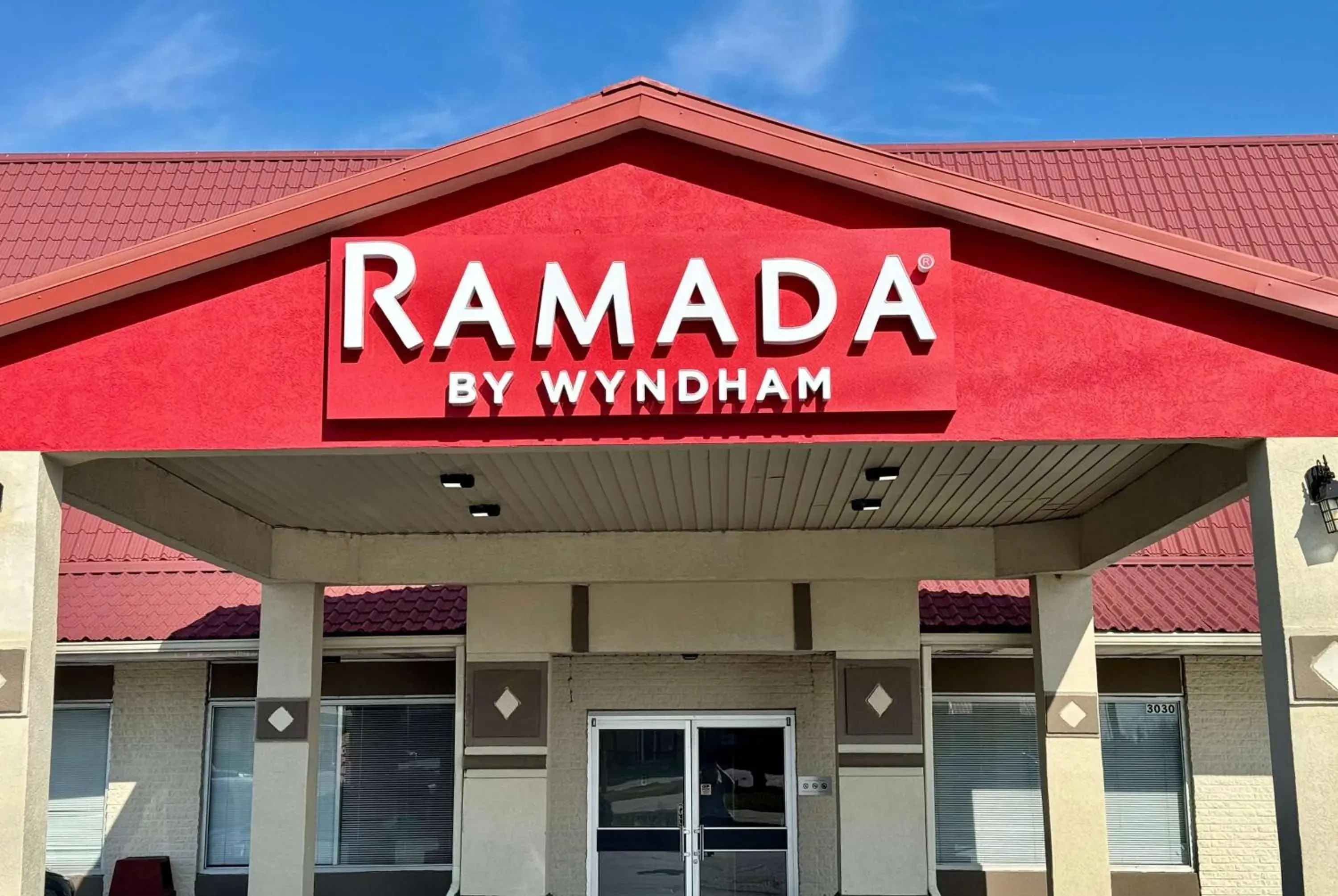 Property building in Ramada by Wyndham Lumberton Property building in Ramada by Wyndham Lumberton