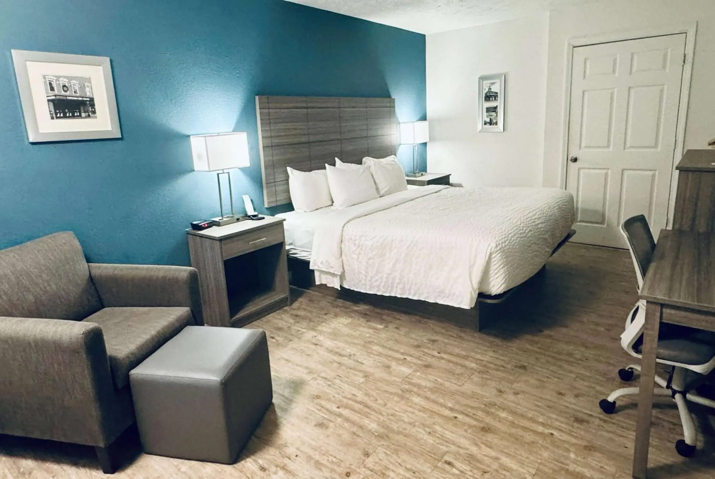 Photo of the whole room, Bed in Ramada by Wyndham Lumberton Photo of the whole room, Bed in Ramada by Wyndham Lumberton