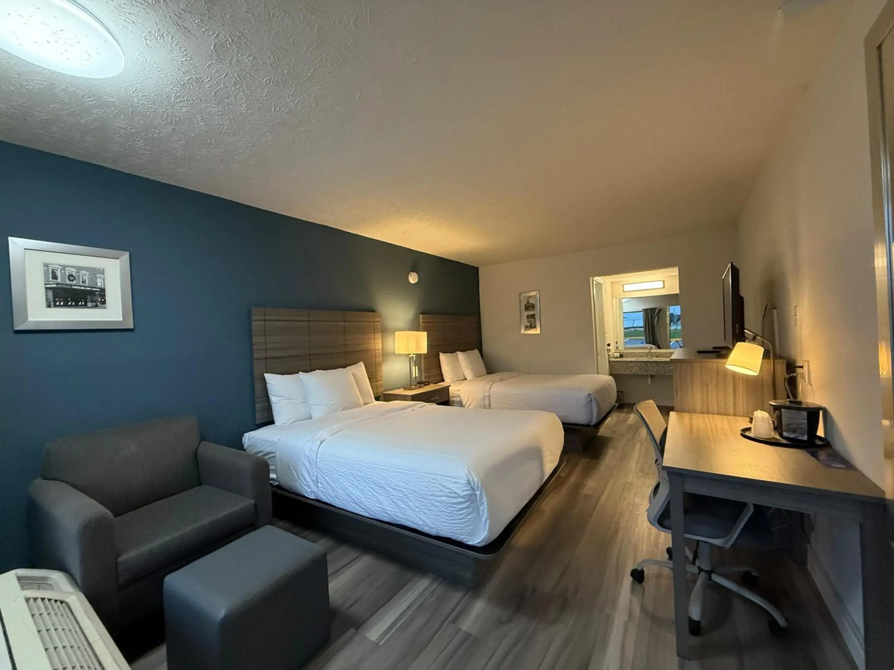 Bed in Ramada by Wyndham Lumberton Bed in Ramada by Wyndham Lumberton