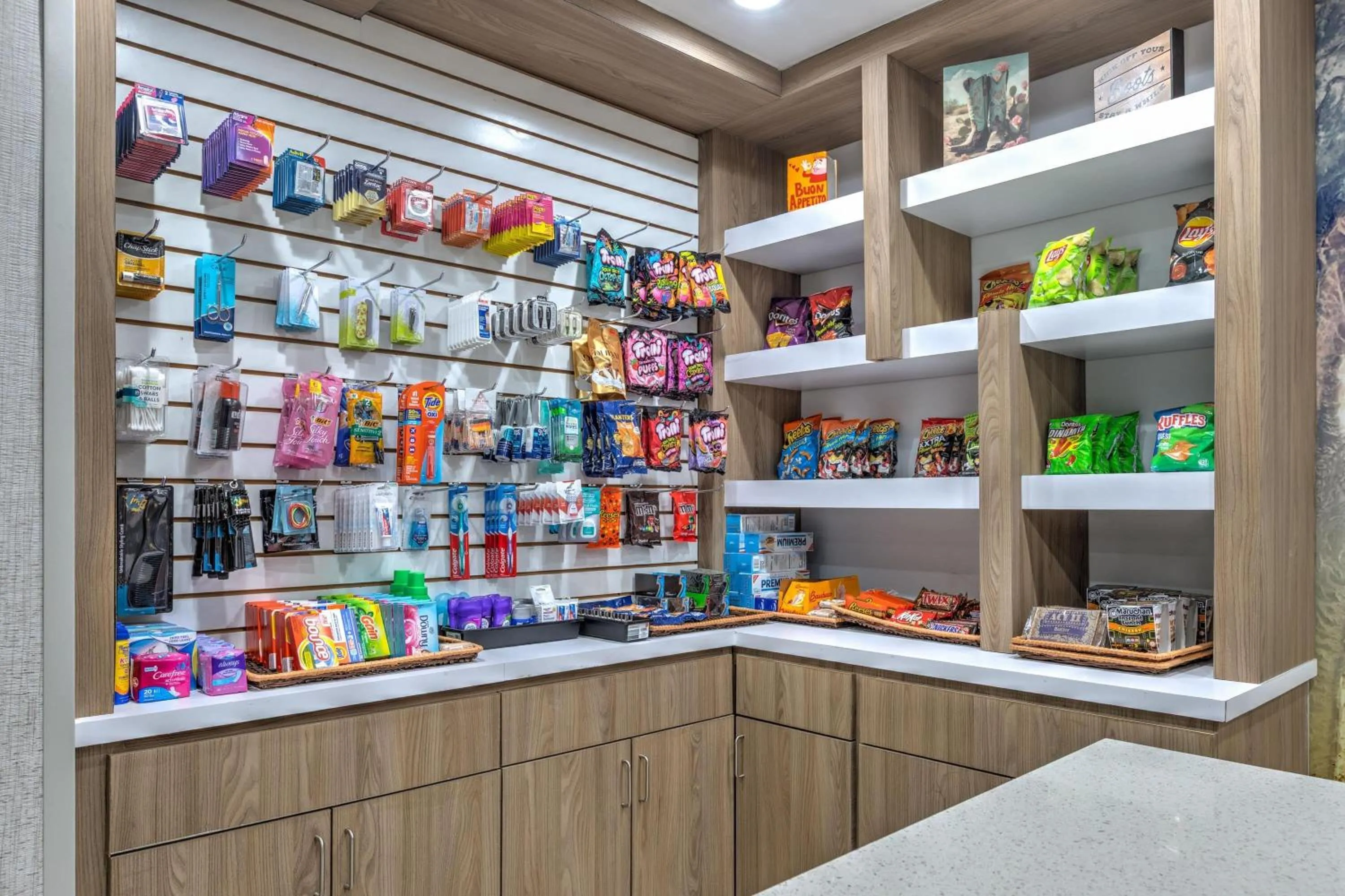 Food and drinks in La Quinta Inn and Suites by Wyndham Paris