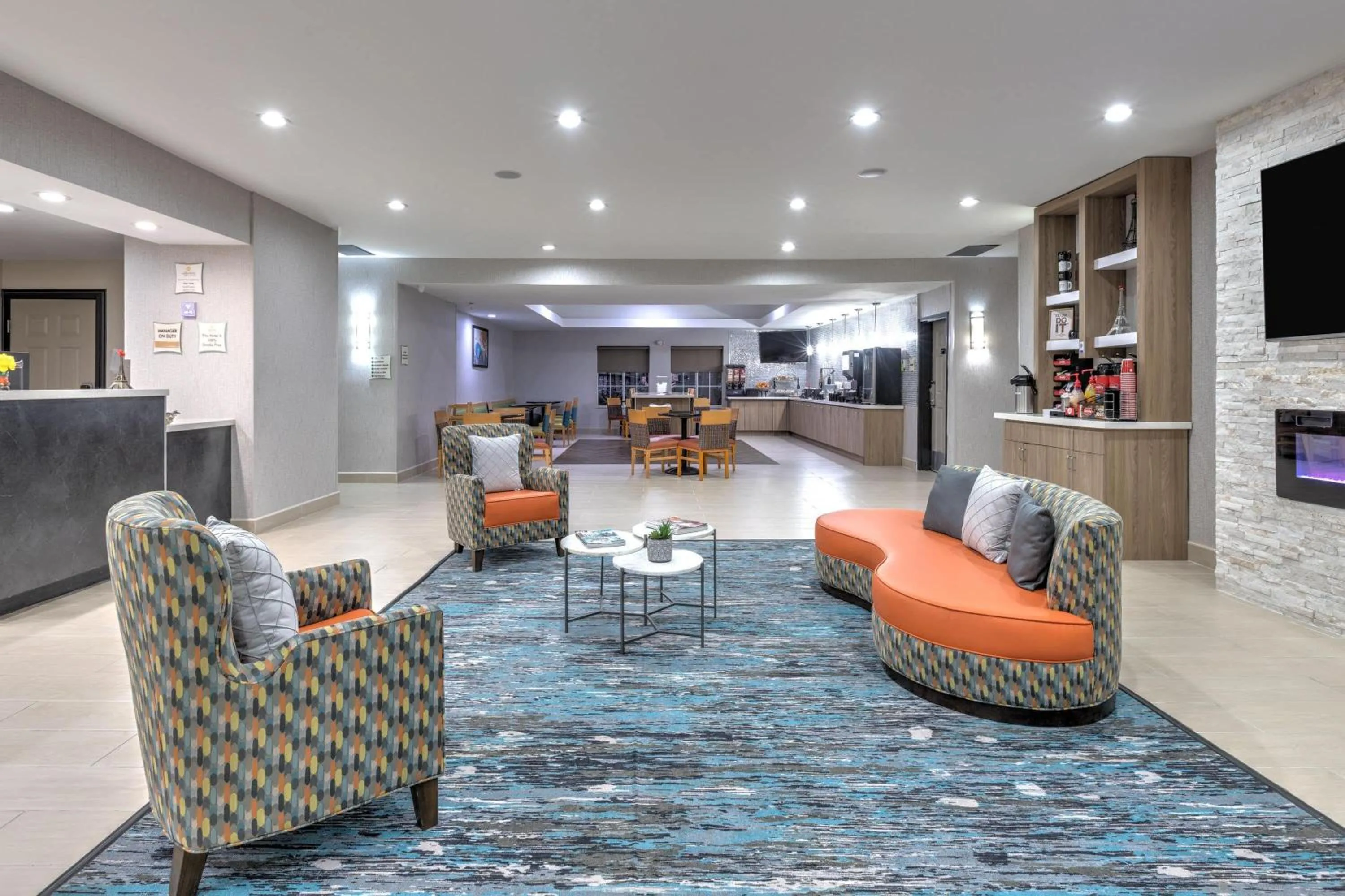 Lobby or reception in La Quinta Inn and Suites by Wyndham Paris