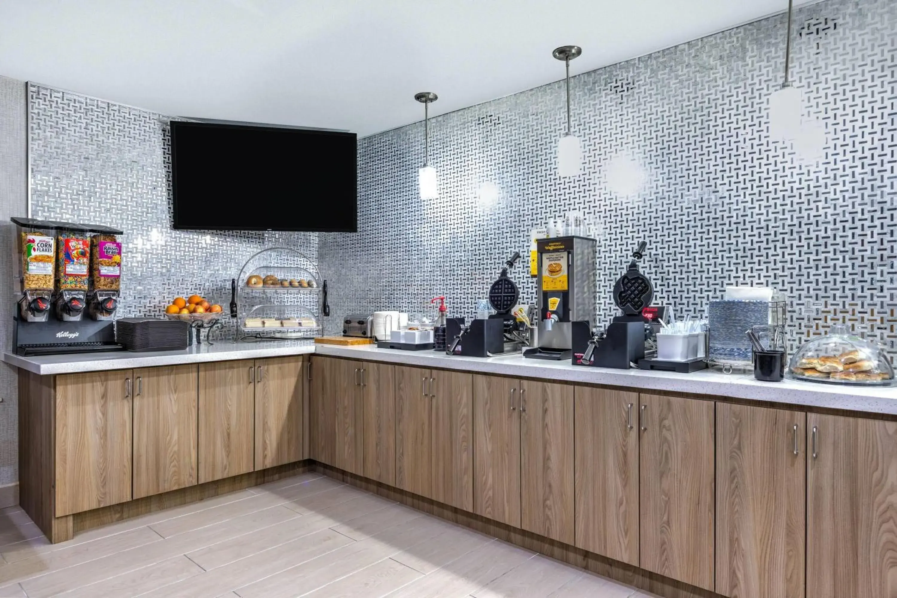 Breakfast in La Quinta Inn and Suites by Wyndham Paris Breakfast in La Quinta Inn and Suites by Wyndham Paris