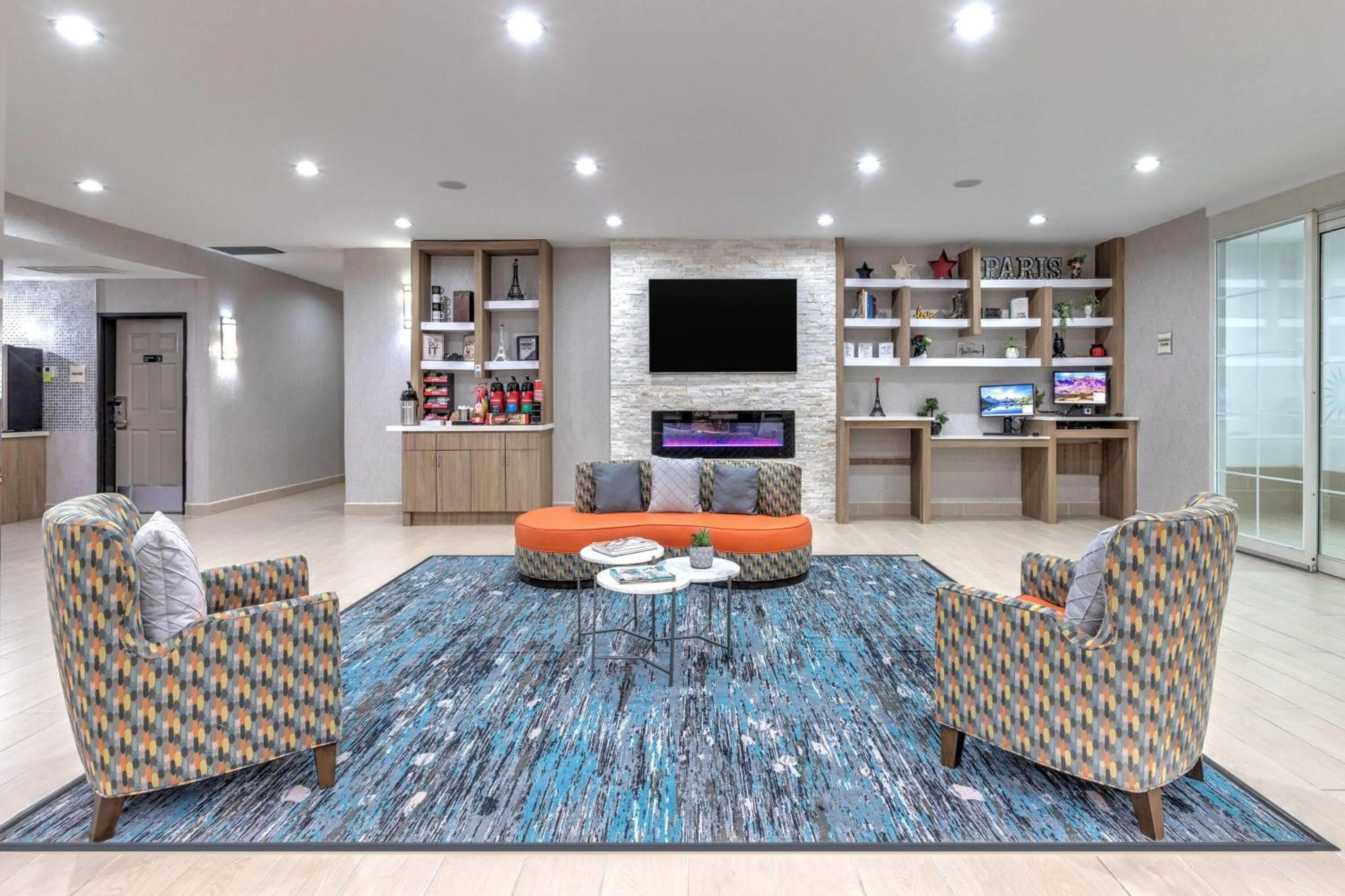 Lobby or reception in La Quinta Inn and Suites by Wyndham Paris