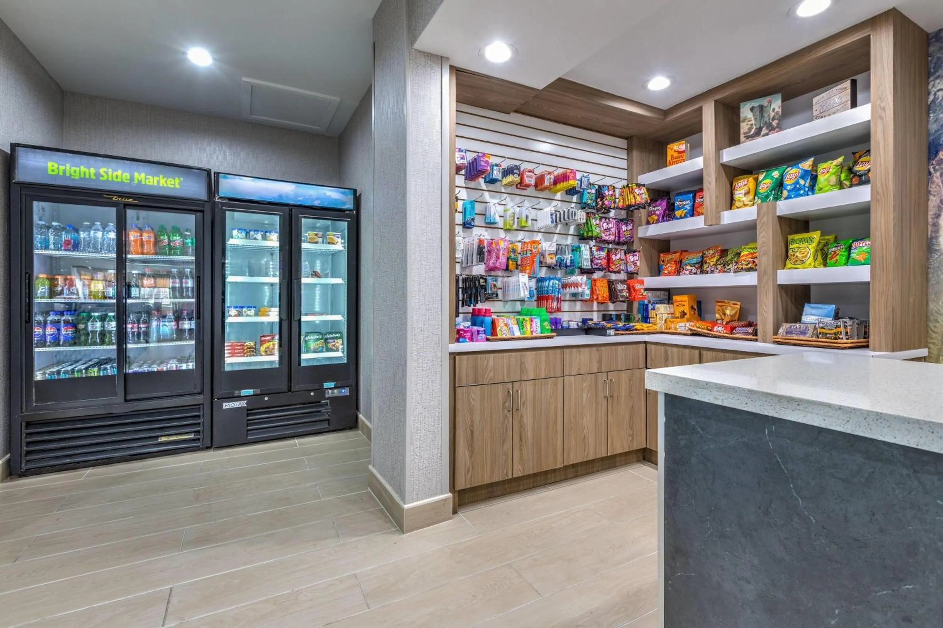 Food and drinks in La Quinta Inn and Suites by Wyndham Paris