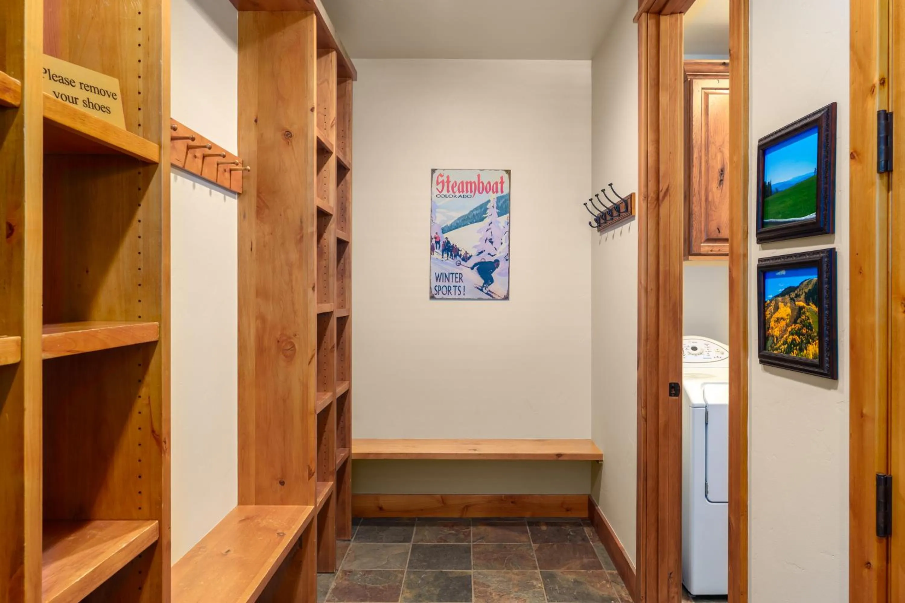 Facade/entrance in The Porches