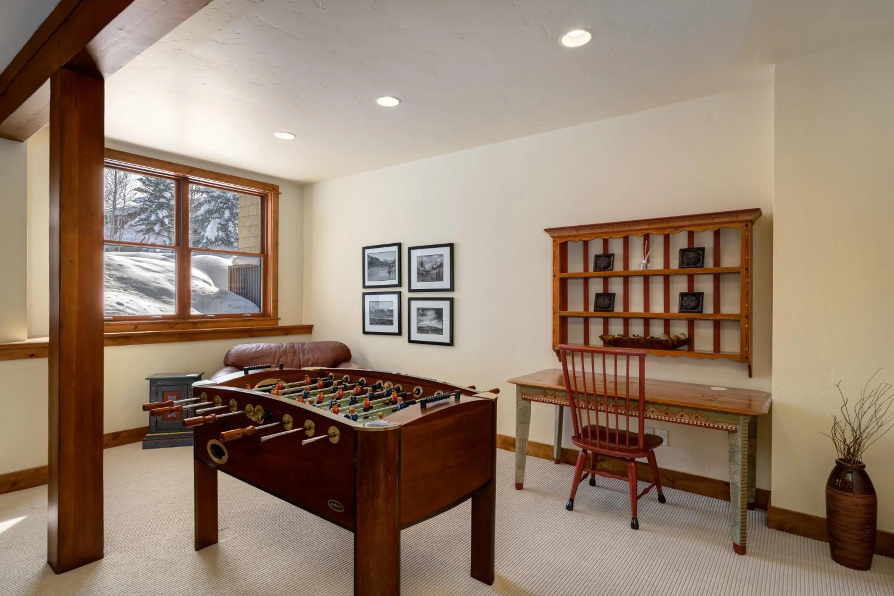 Four-Bedroom House in The Porches