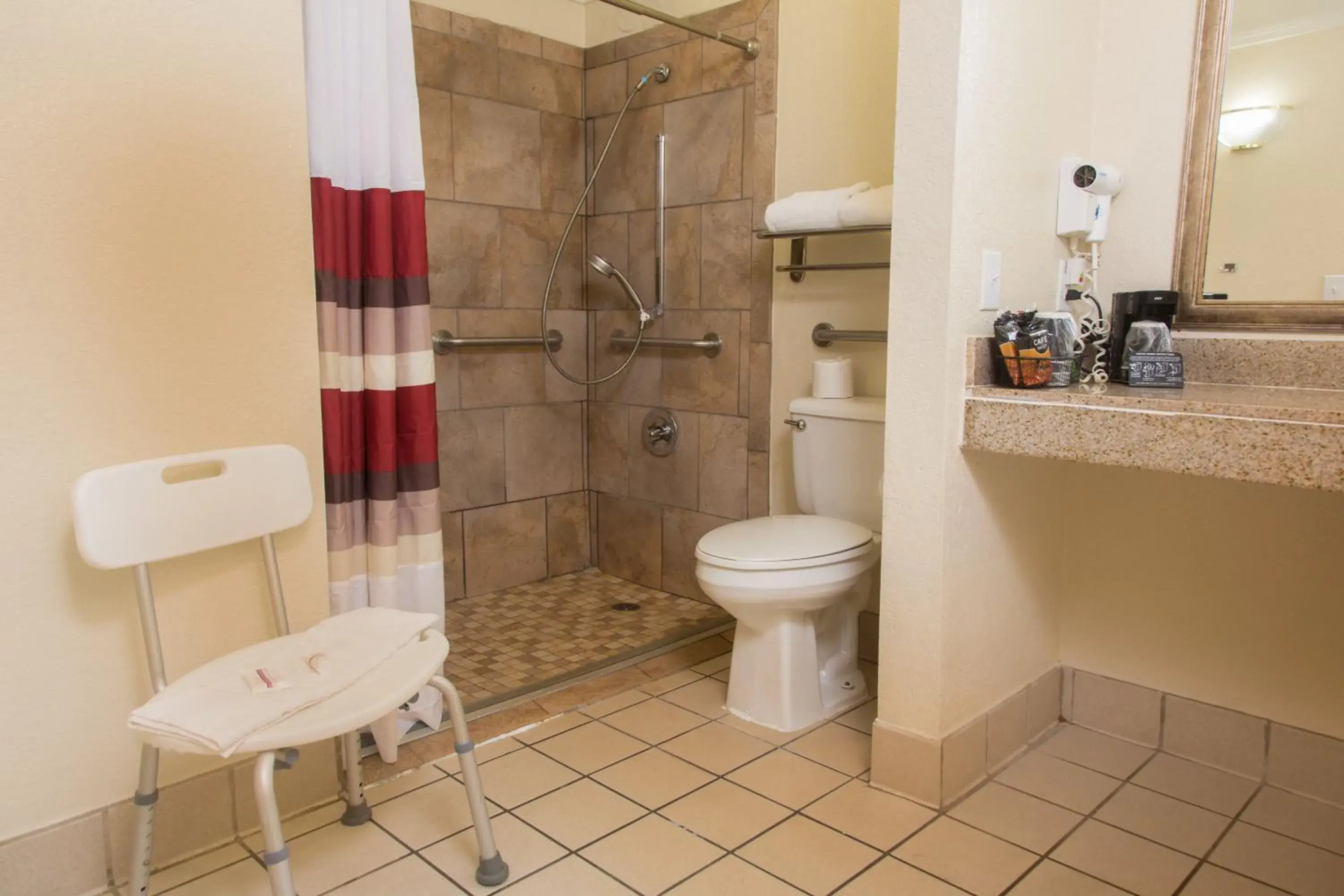 Bathroom in Red Roof Inn Ardmore Bathroom in Red Roof Inn Ardmore