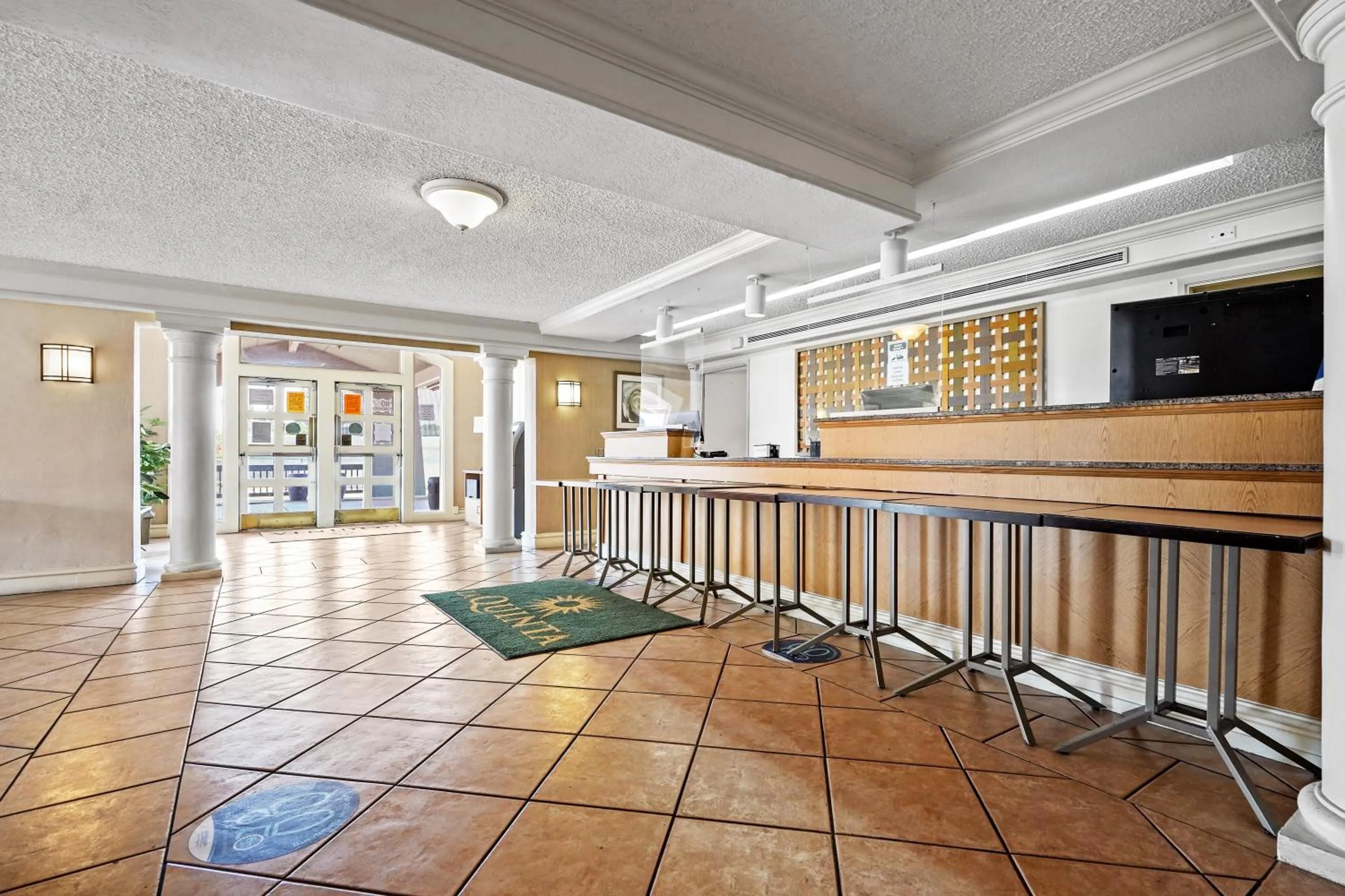 Lobby or reception in La Quinta Inn by Wyndham Costa Mesa Orange County