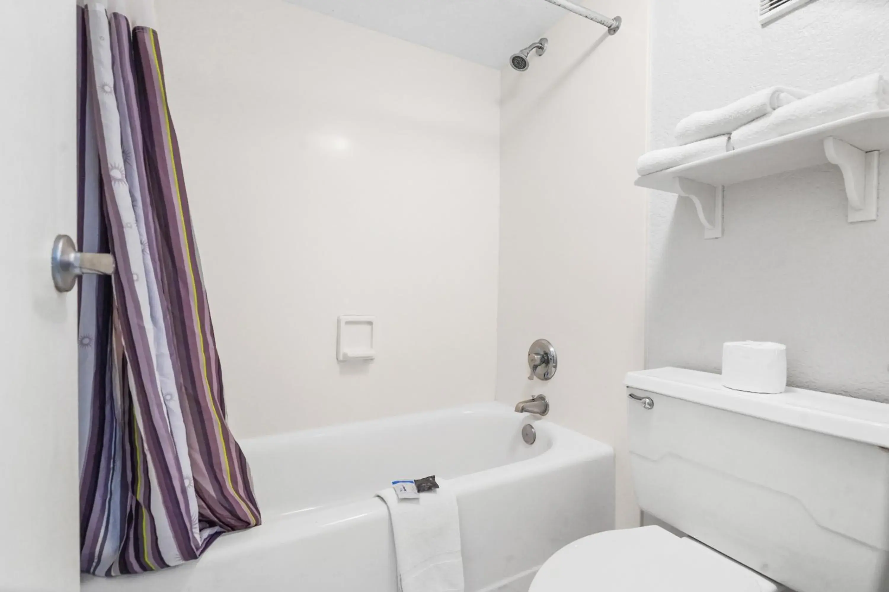 Bathroom in La Quinta Inn by Wyndham Costa Mesa Orange County