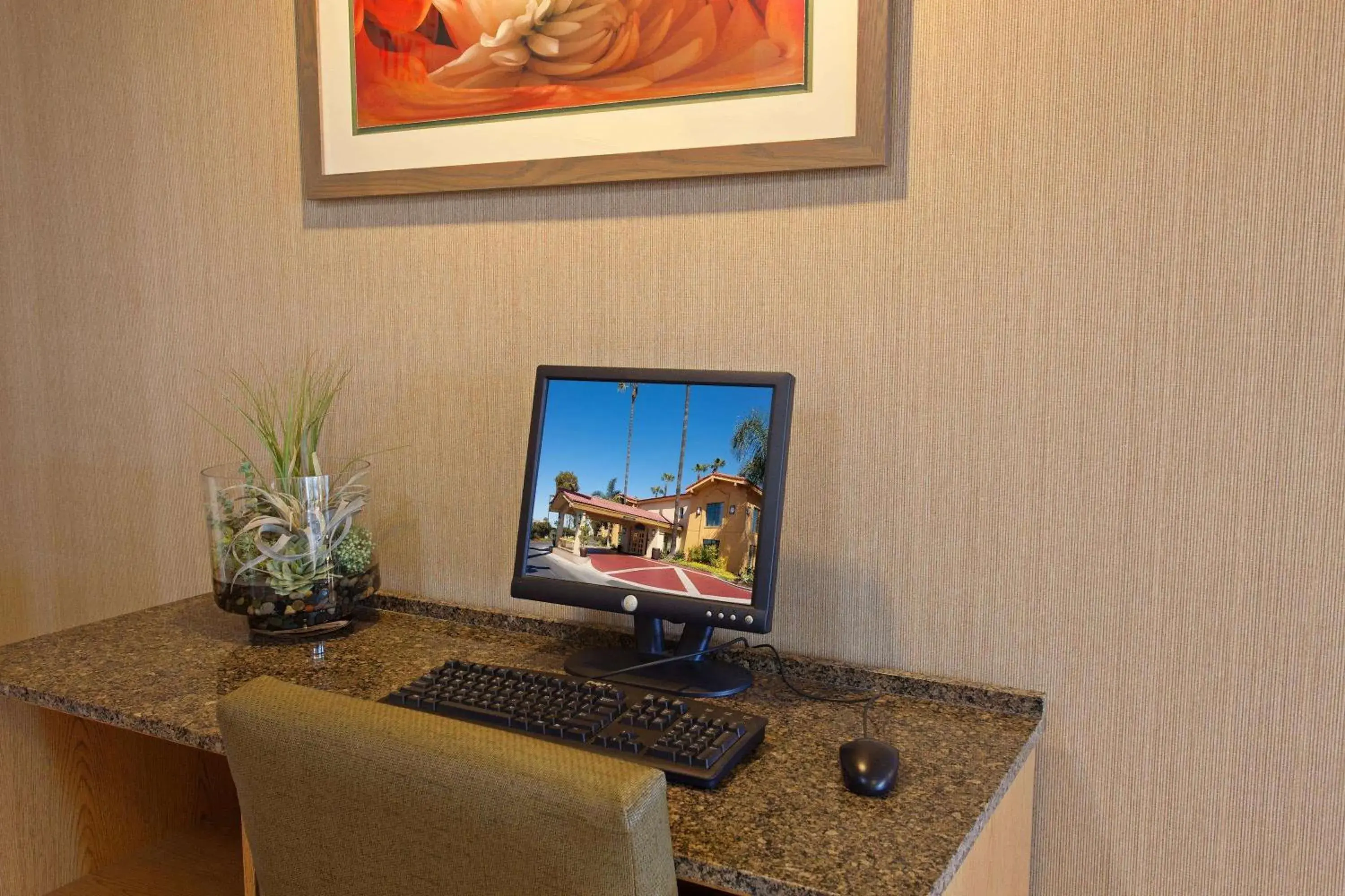 Business facilities, Business Area/Conference Room in La Quinta Inn by Wyndham Costa Mesa Orange County