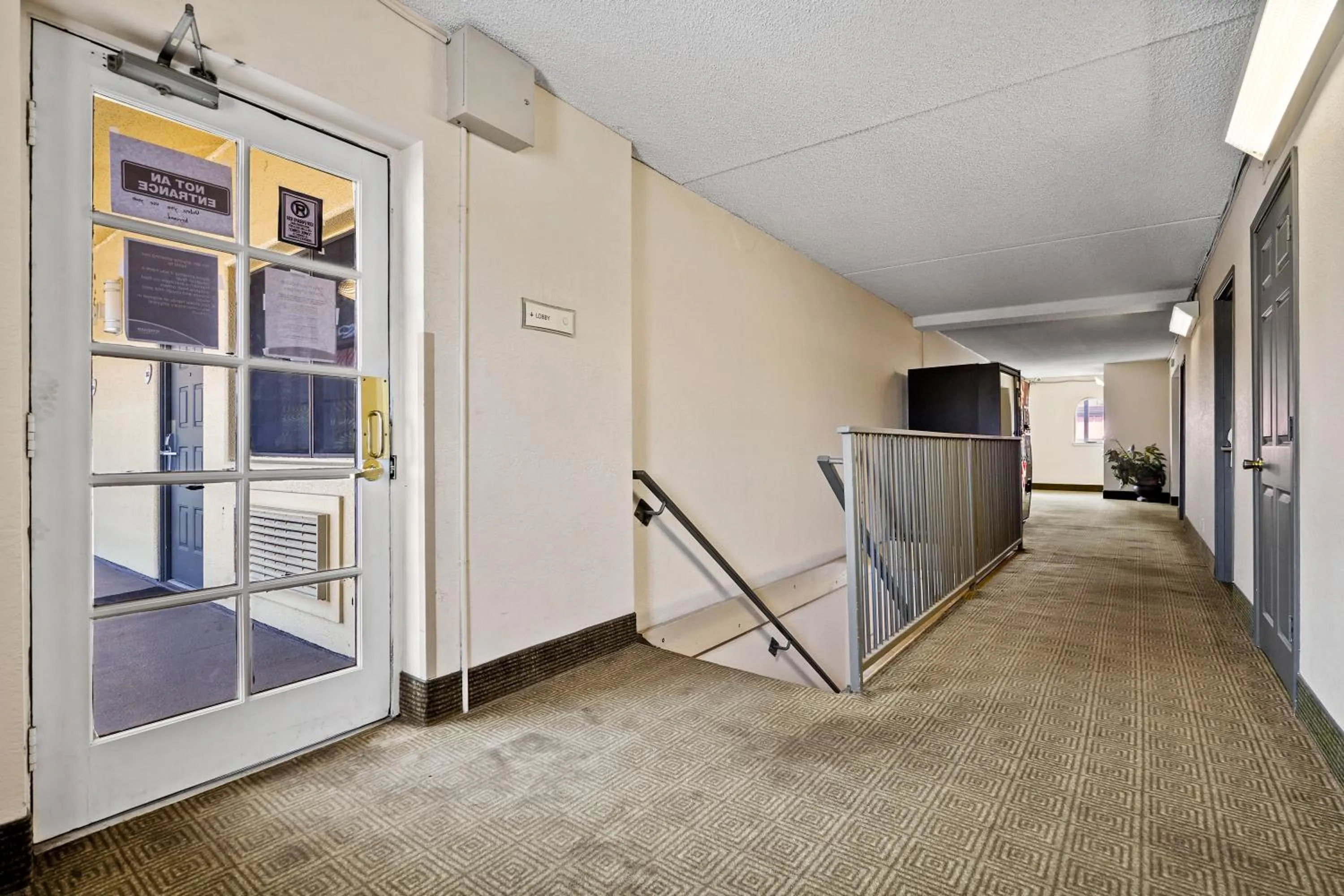 Property building in La Quinta Inn by Wyndham Costa Mesa Orange County