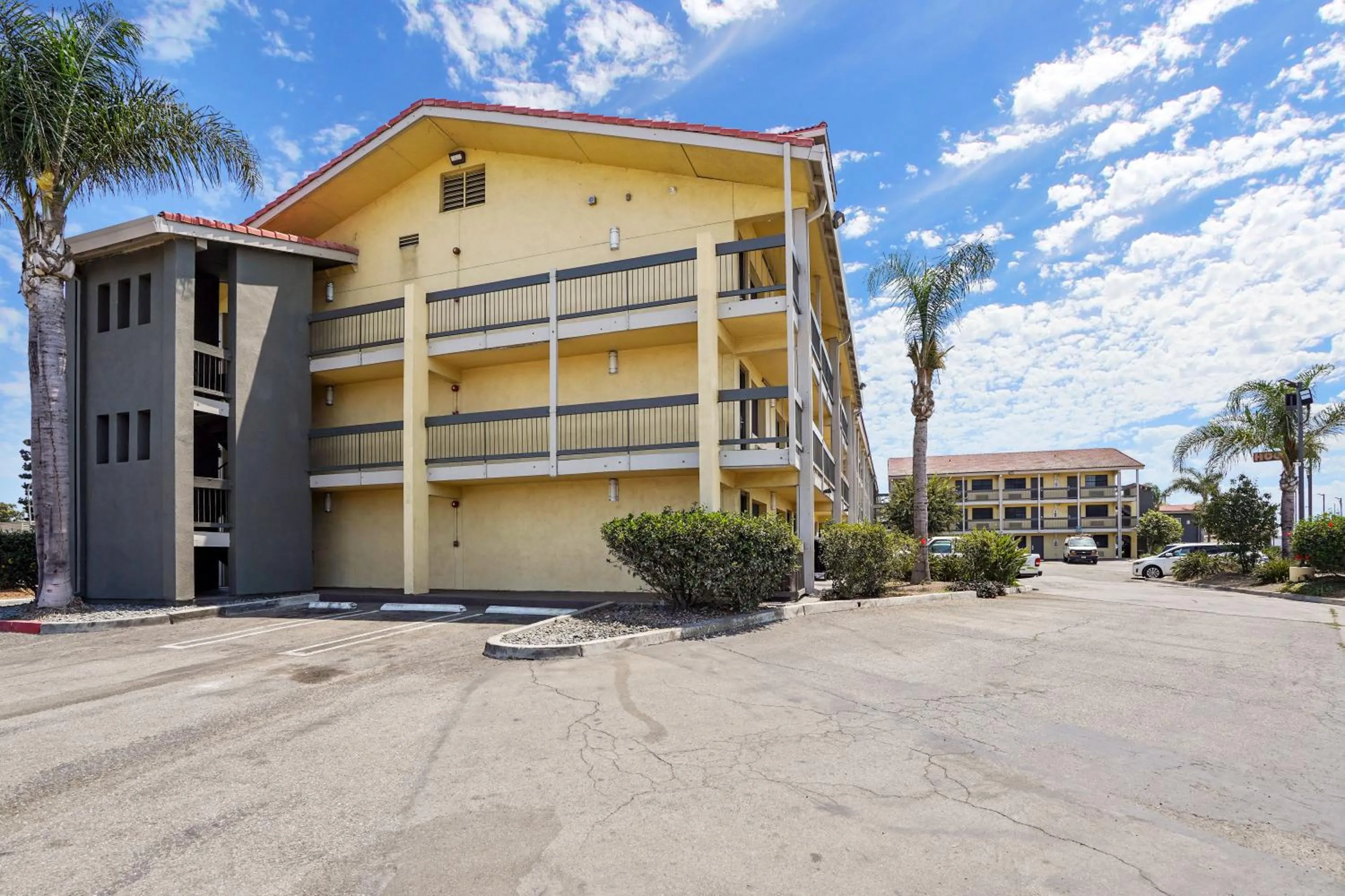 Property building in La Quinta Inn by Wyndham Costa Mesa Orange County