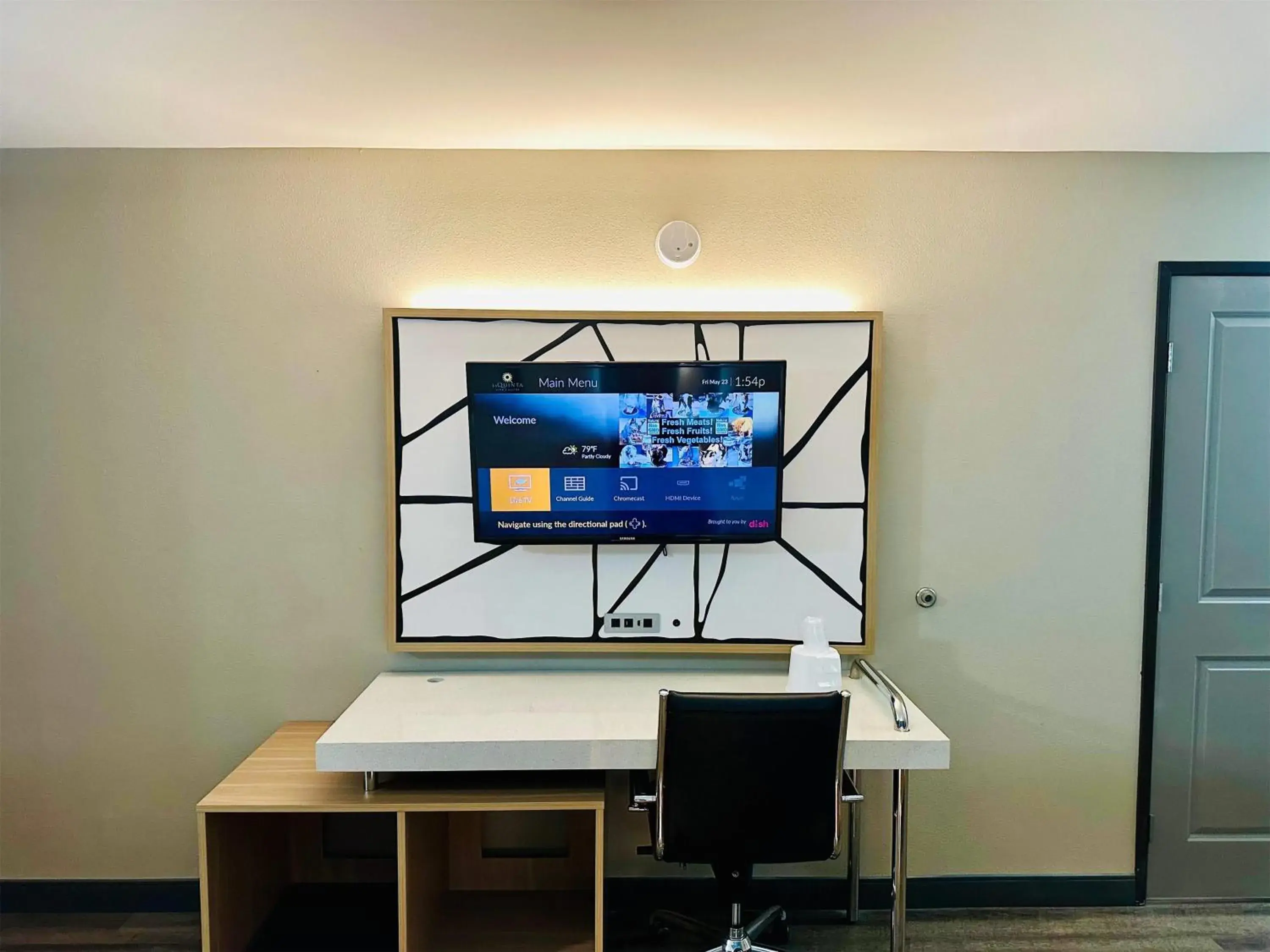 Photo of the whole room in La Quinta Inn by Wyndham Costa Mesa Orange County Photo of the whole room in La Quinta Inn by Wyndham Costa Mesa Orange County