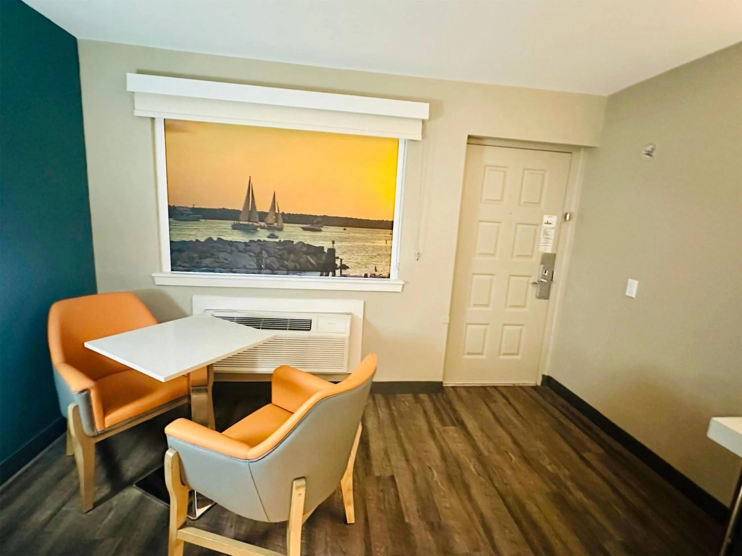 Photo of the whole room in La Quinta Inn by Wyndham Costa Mesa Orange County