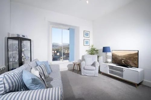 Top of the Bank Apartment