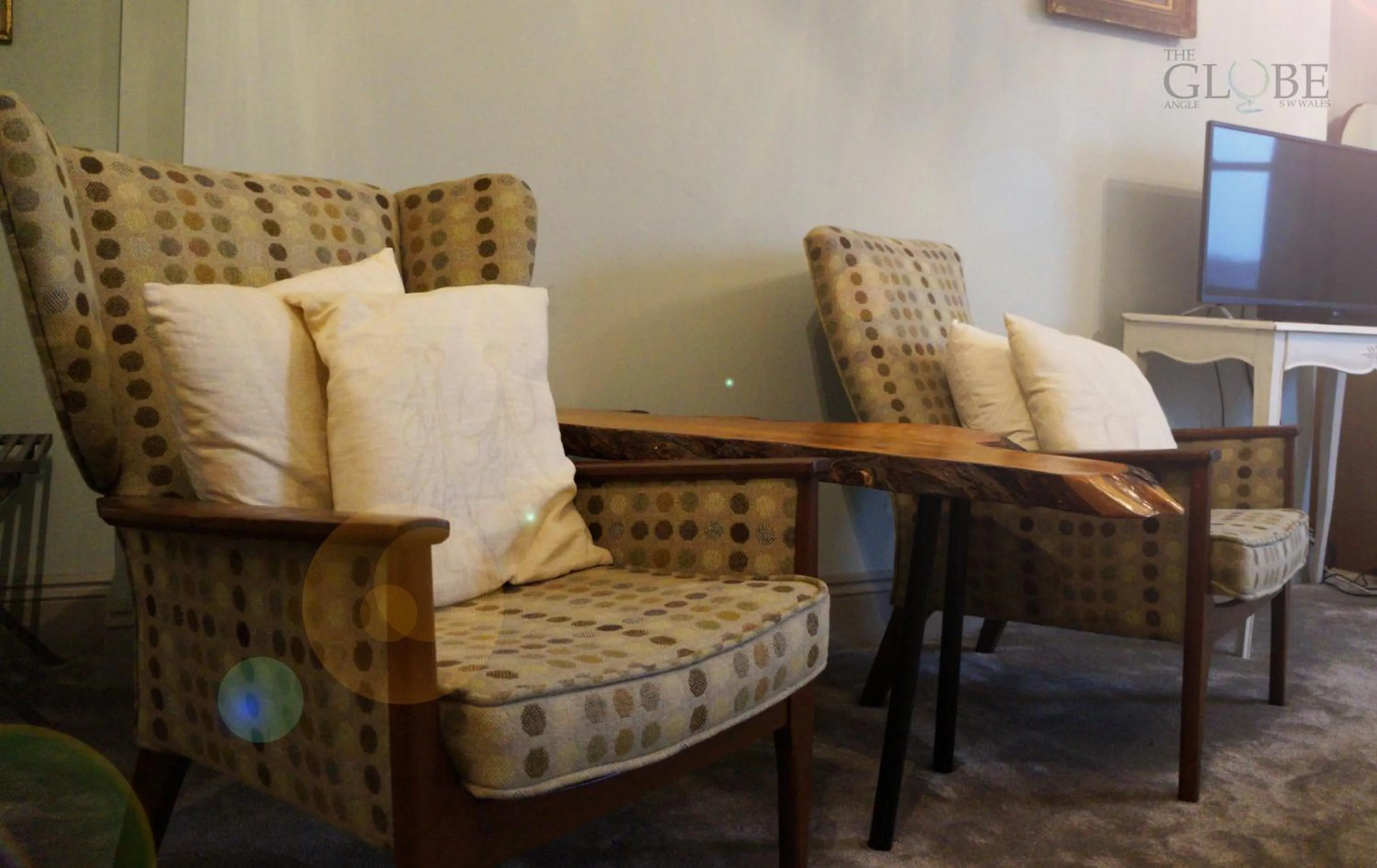 Seating area in The Globe Angle