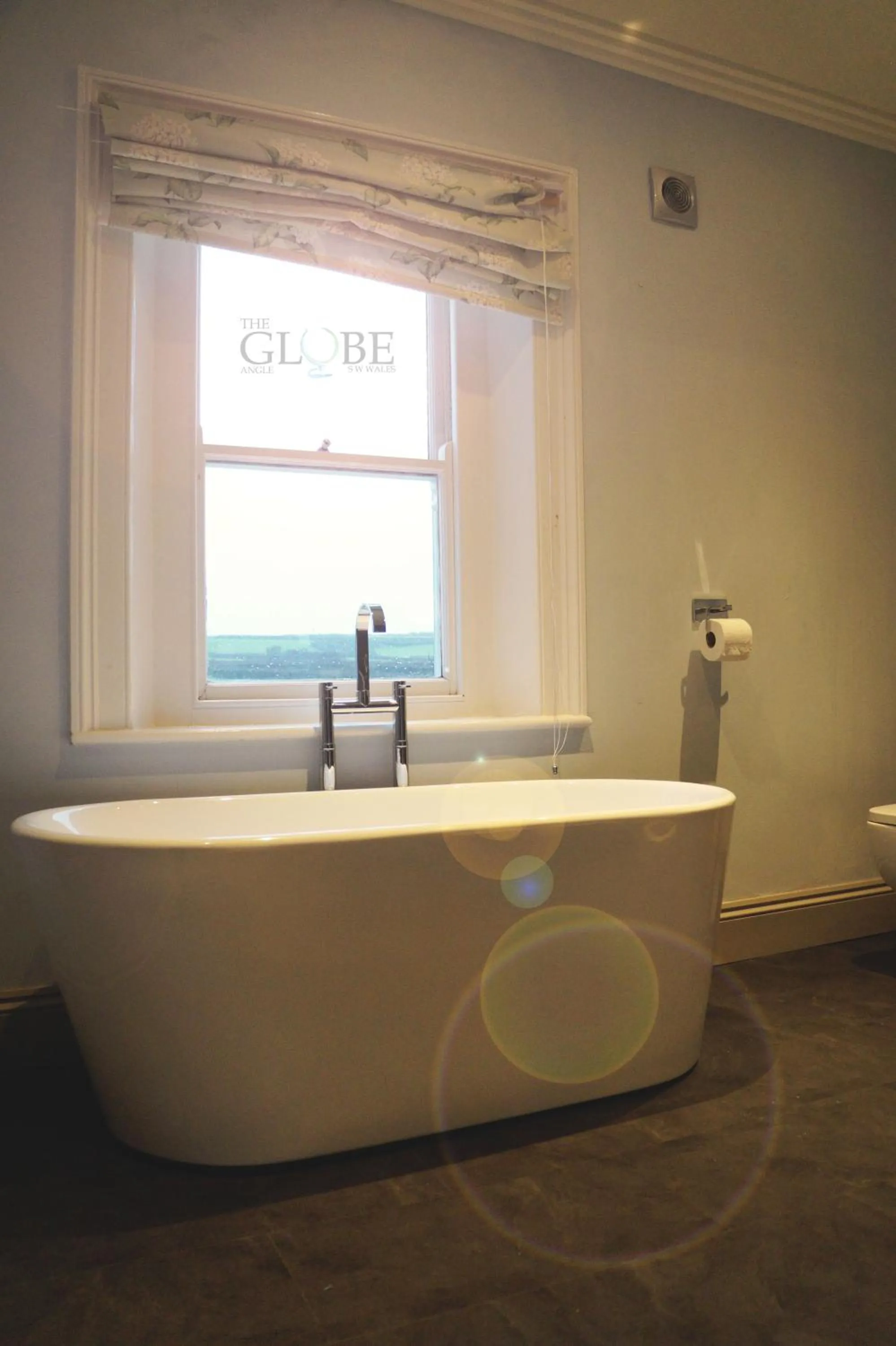 Bathroom in The Globe Angle