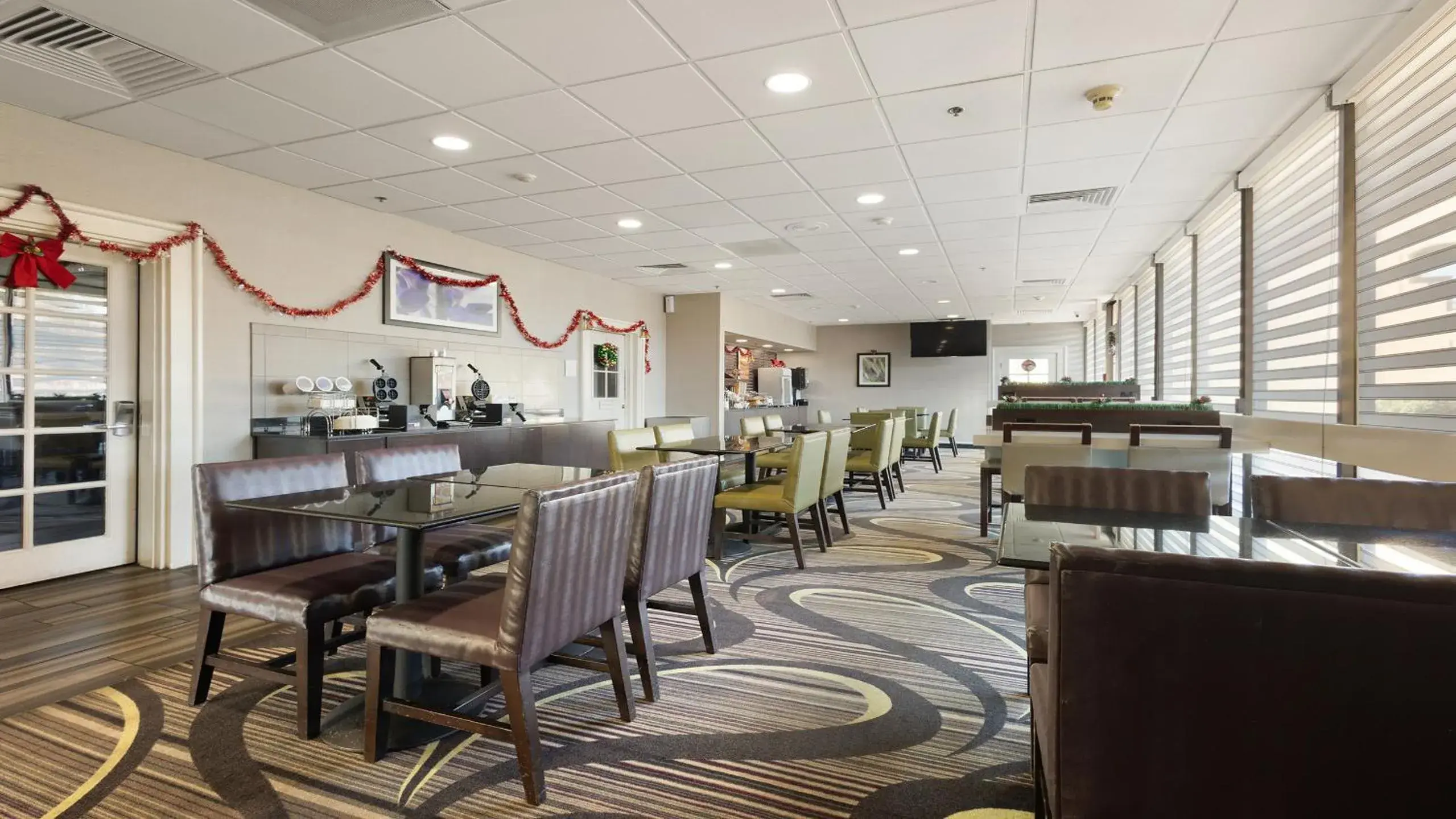 Breakfast in Howard Johnson by Wyndham Sacramento Downtown Breakfast in Howard Johnson by Wyndham Sacramento Downtown