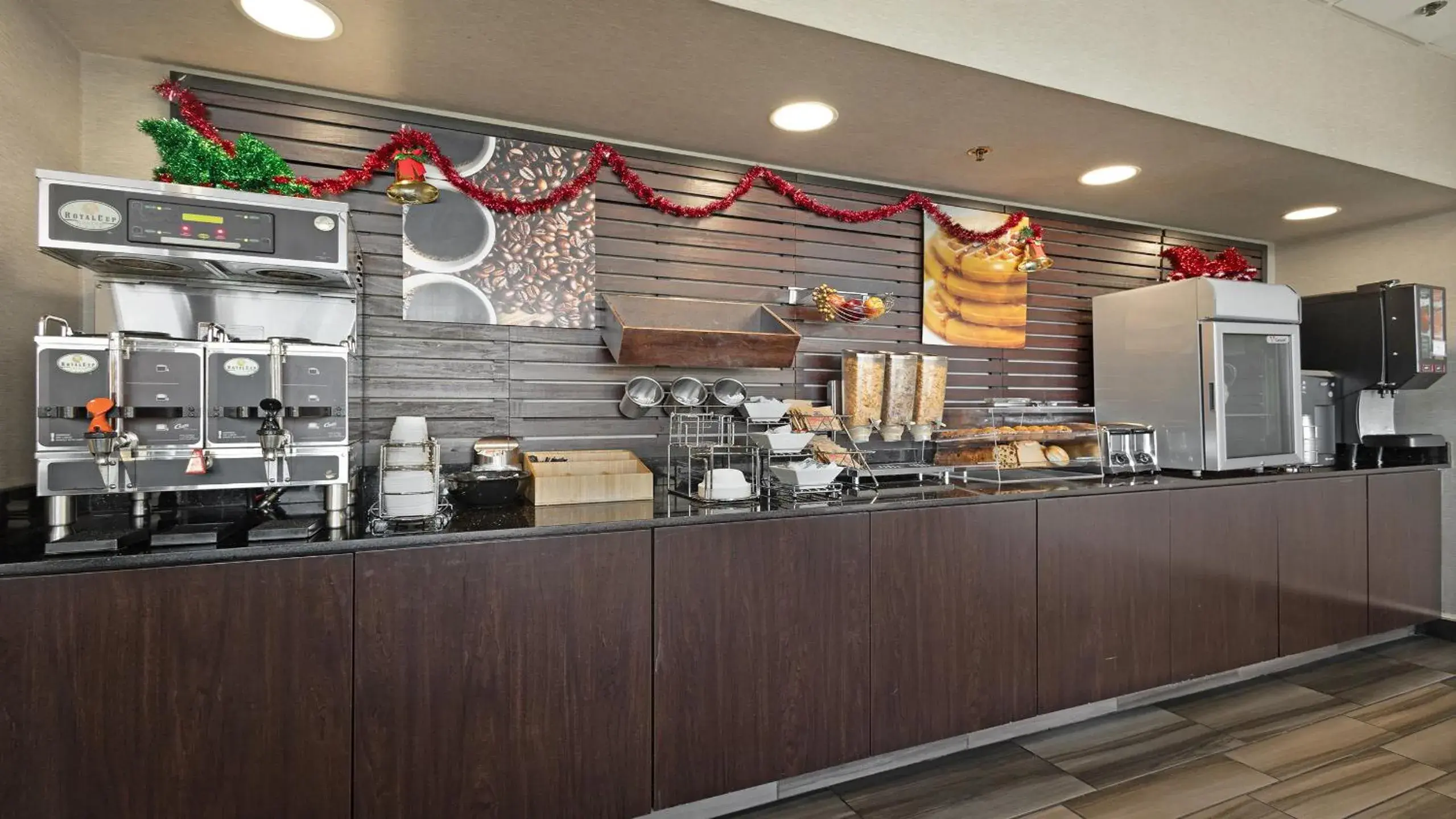 Breakfast in Howard Johnson by Wyndham Sacramento Downtown Breakfast in Howard Johnson by Wyndham Sacramento Downtown