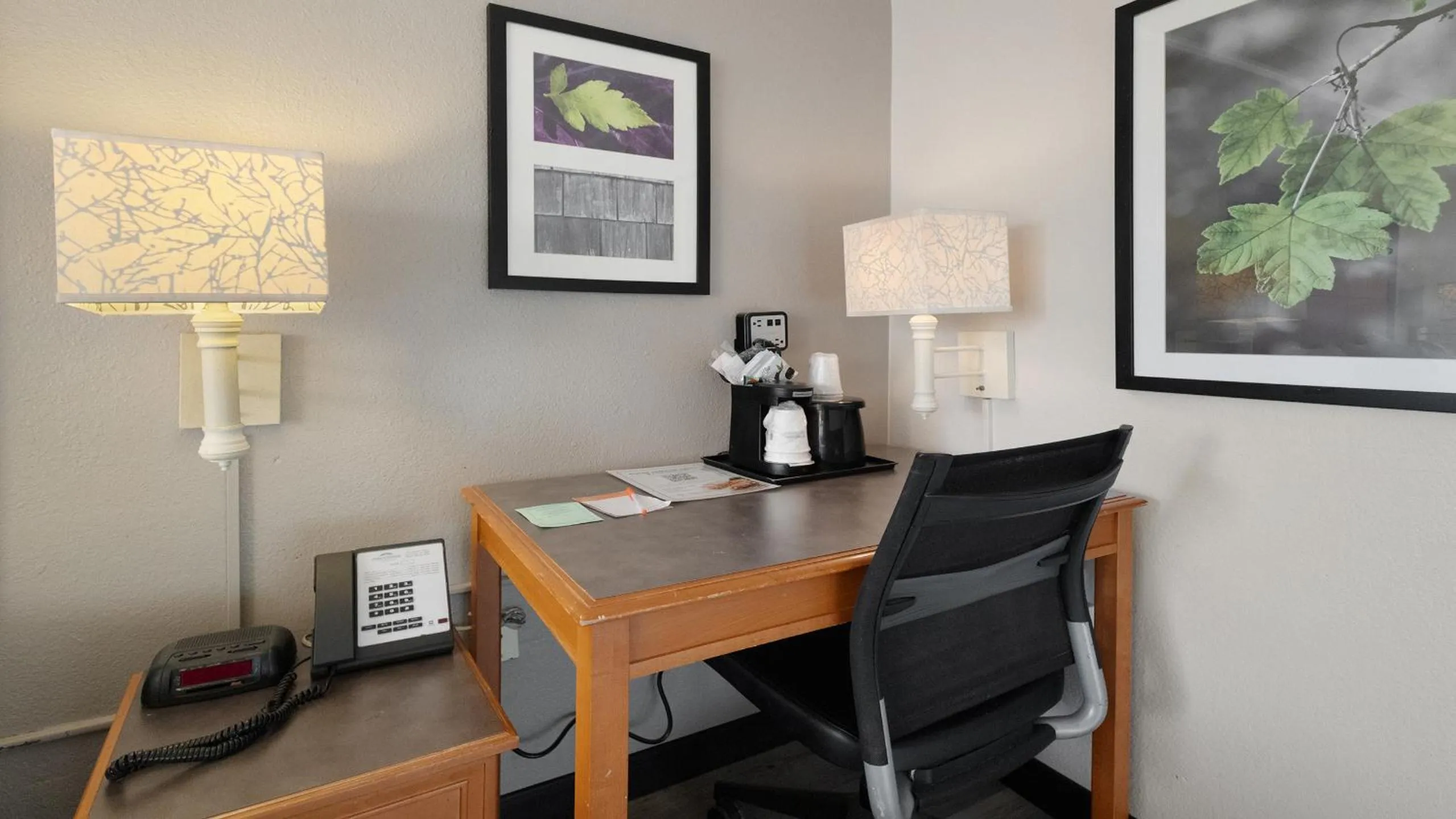 Bedroom in Howard Johnson by Wyndham Sacramento Downtown