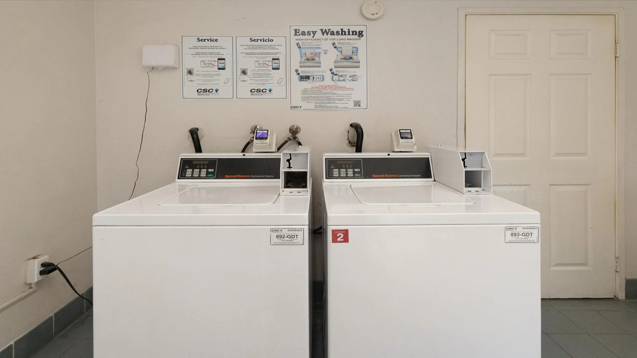 laundry in Howard Johnson by Wyndham Sacramento Downtown