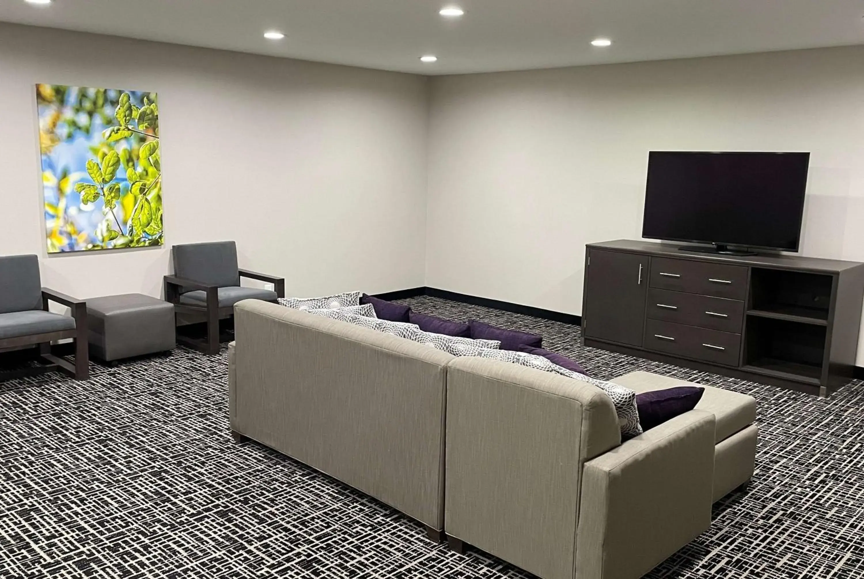 Photo of the whole room in La Quinta Inn & Suites by Wyndham Indianapolis Downtown Photo of the whole room in La Quinta Inn & Suites by Wyndham Indianapolis Downtown