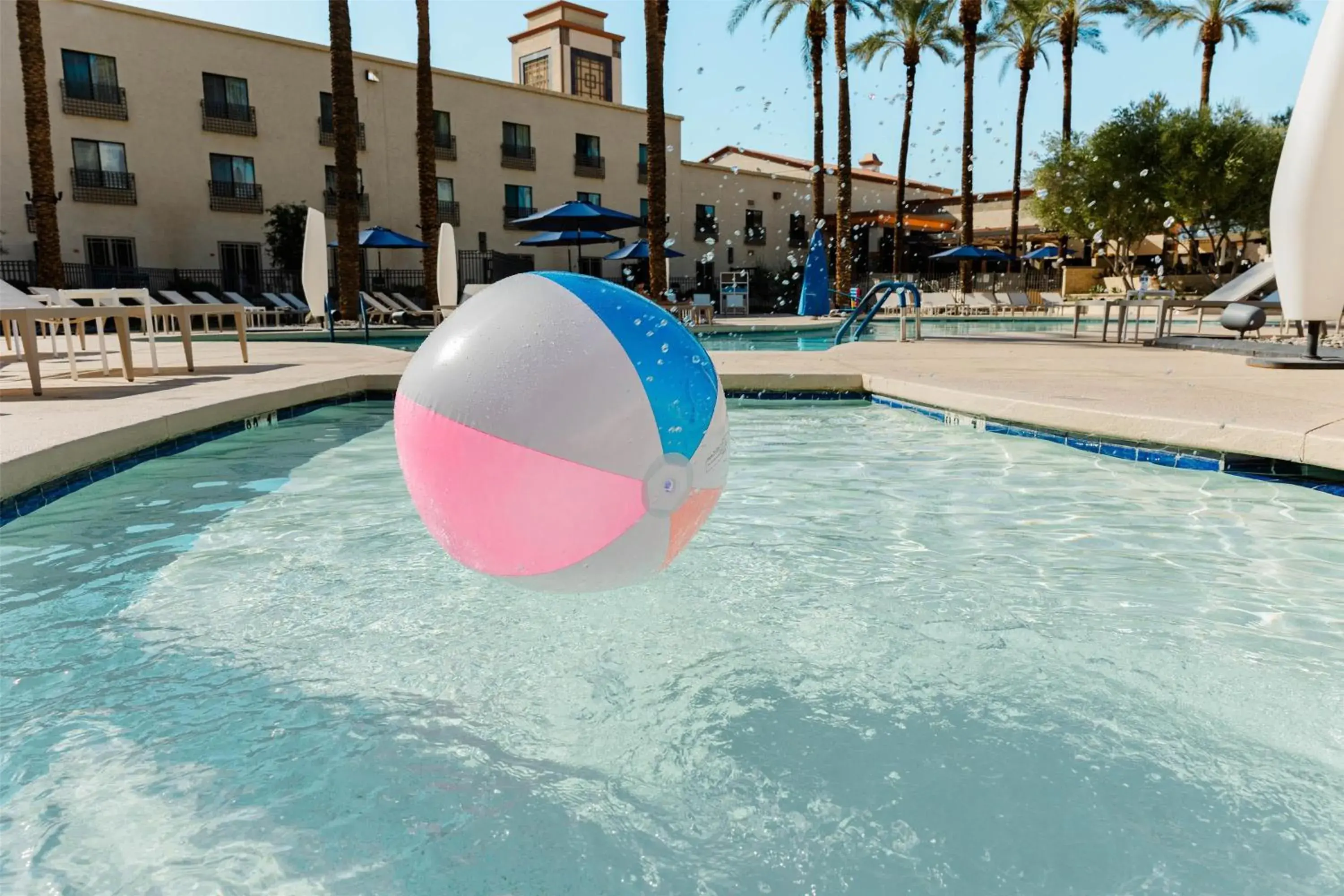 Pool view in Hilton Scottsdale Resort & Villas Pool view in Hilton Scottsdale Resort & Villas