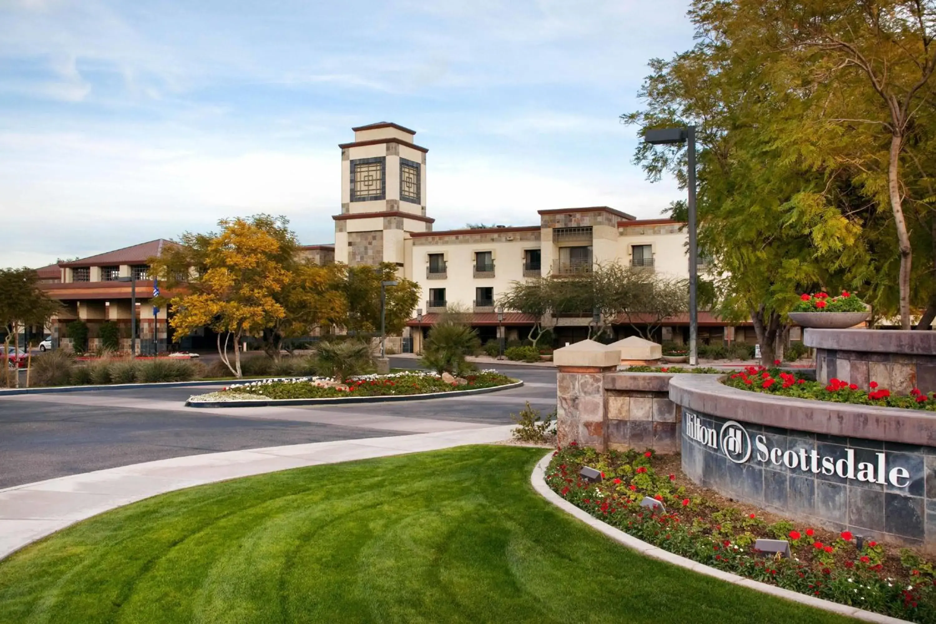 Property building in Hilton Scottsdale Resort & Villas Property building in Hilton Scottsdale Resort & Villas