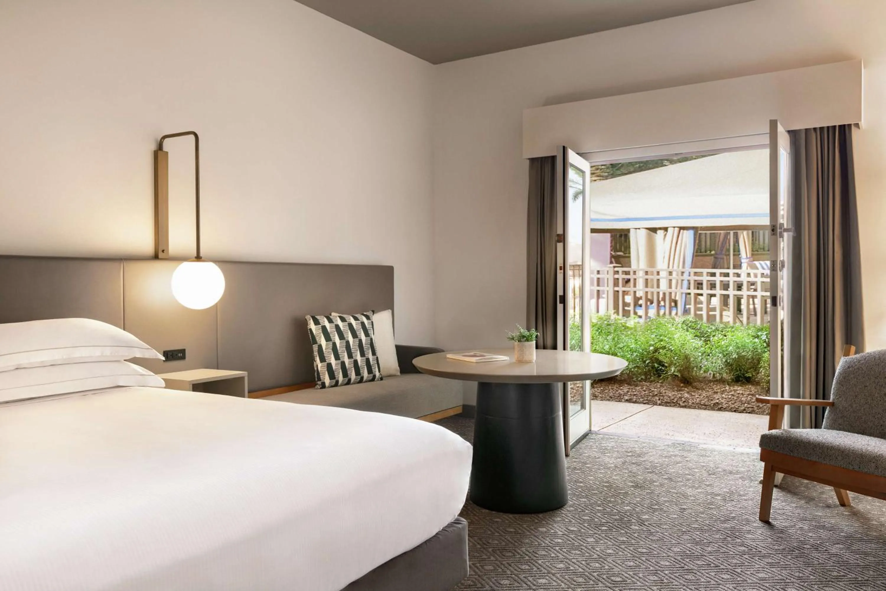 Bed in Hilton Scottsdale Resort & Villas