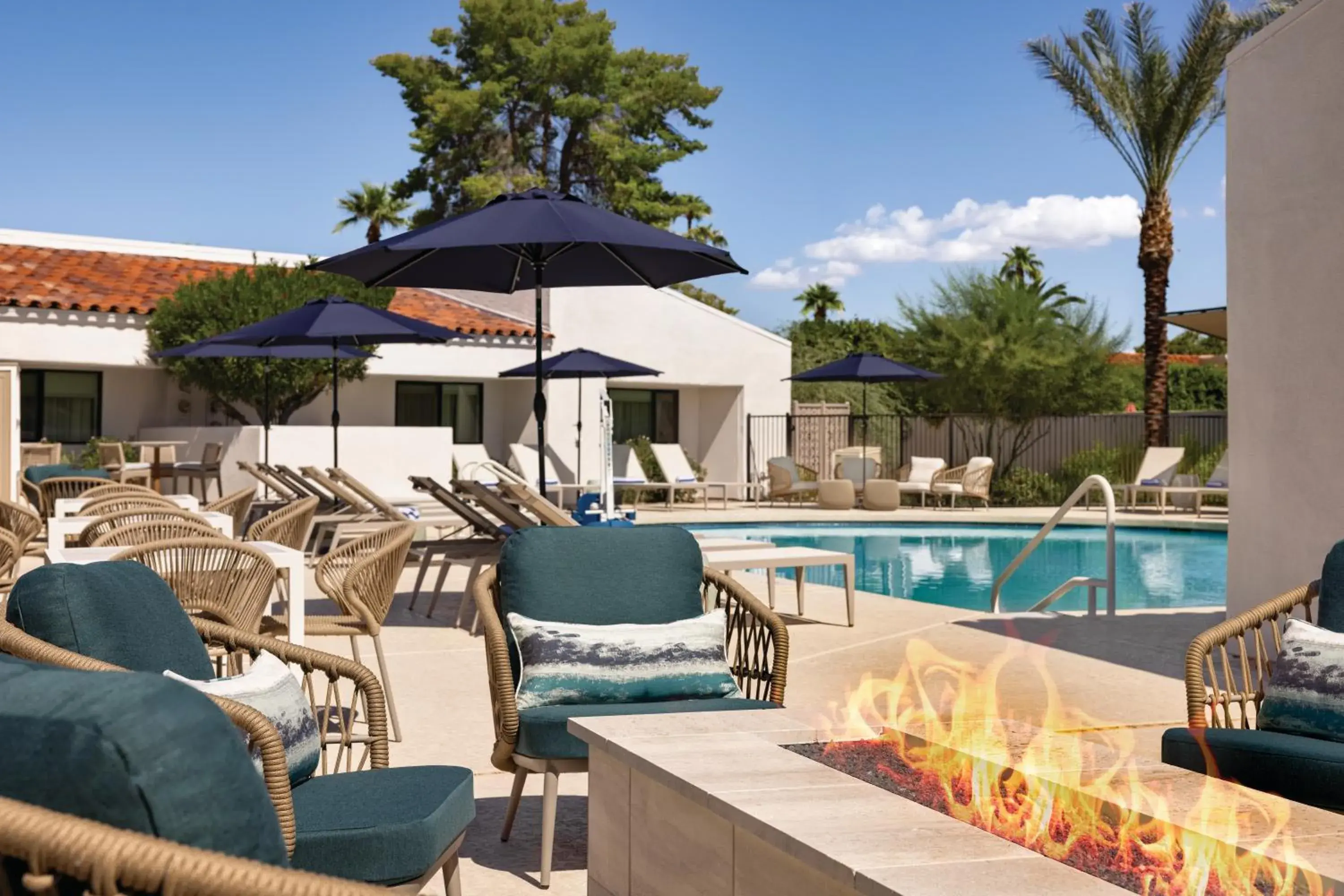 Swimming pool in Hilton Scottsdale Resort & Villas Swimming pool in Hilton Scottsdale Resort & Villas