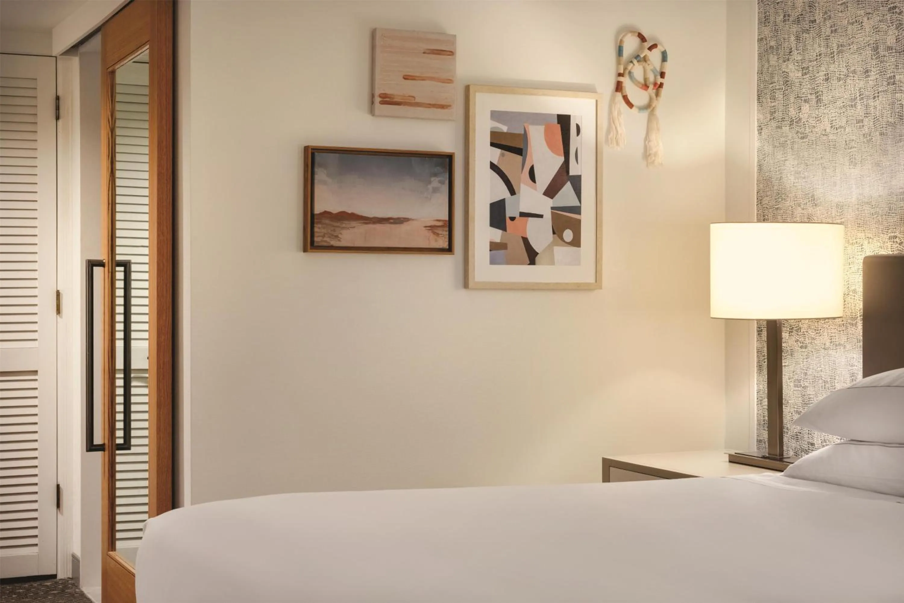 Photo of the whole room, Bed in Hilton Scottsdale Resort & Villas