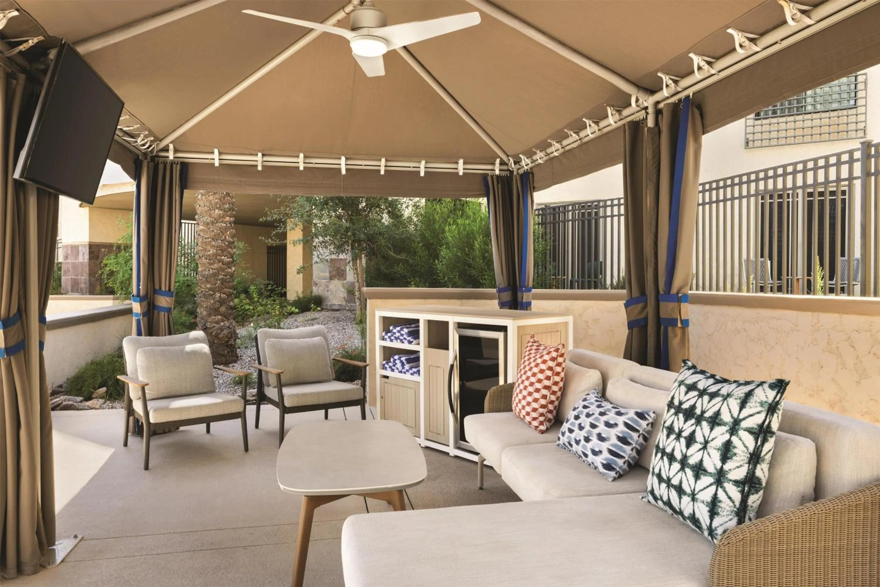 Patio in Hilton Scottsdale Resort & Villas