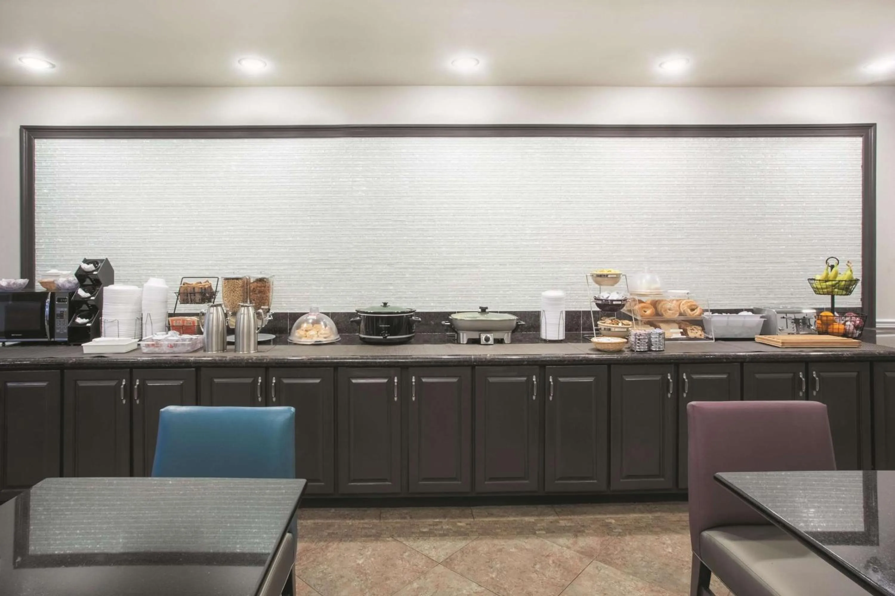 Restaurant/places to eat in La Quinta by Wyndham Fort Walton Beach