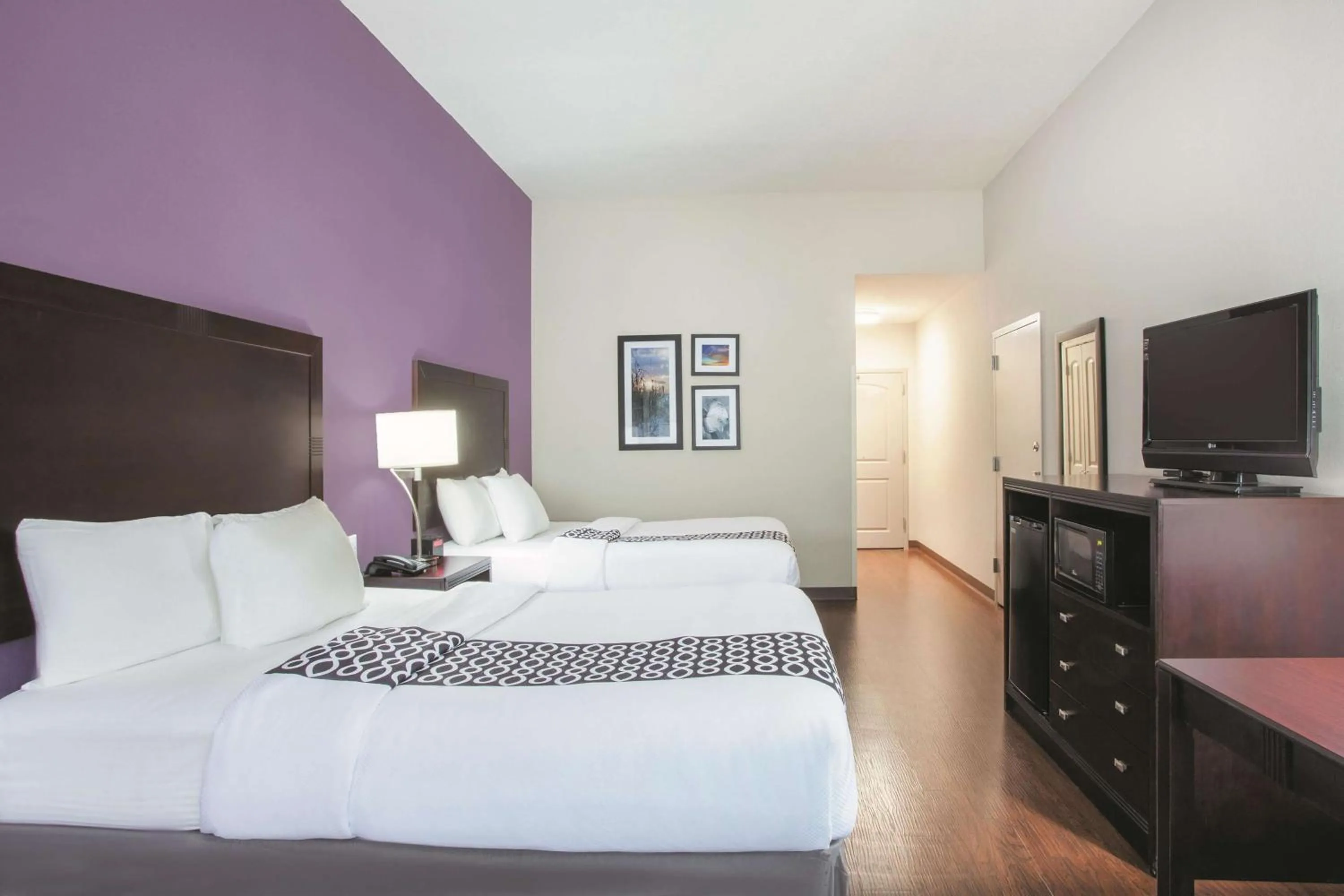 Photo of the whole room, Bed in La Quinta by Wyndham Fort Walton Beach